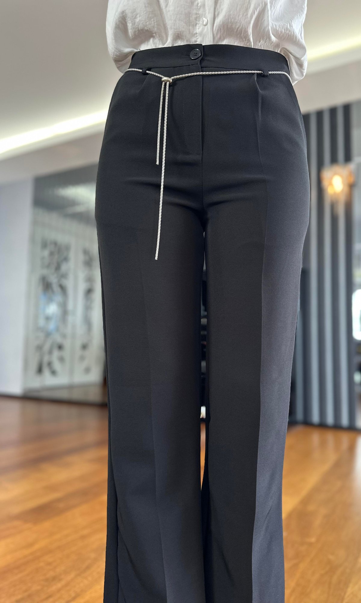 Siyah Beli Zincirli Pantolon