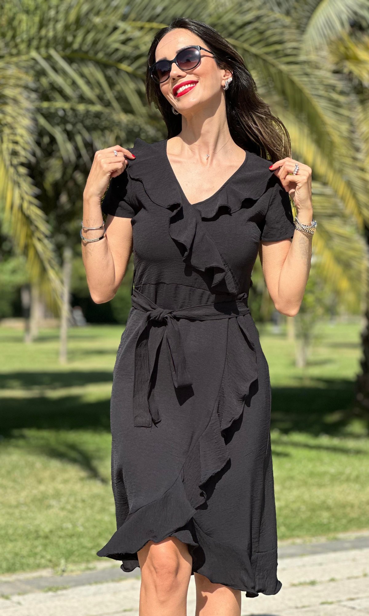 Siyah Fırfırlı Elbise