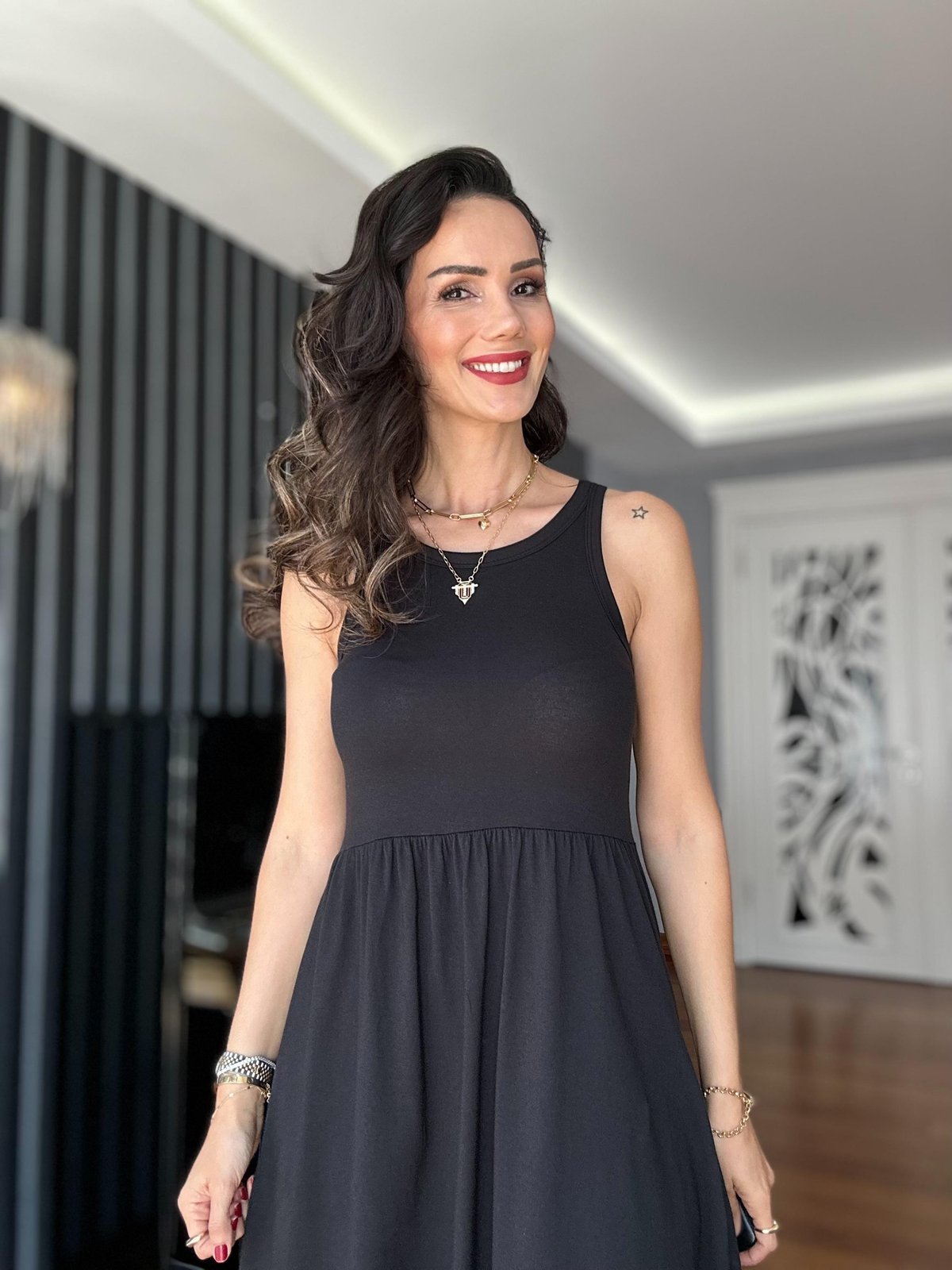 Siyah Halter Kesim Midi Elbise