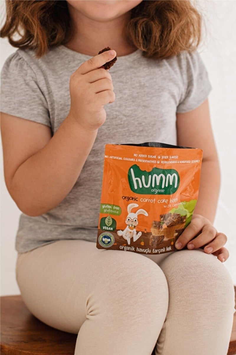 Humm Organic Organik Glutensiz Vegan Havuçlu ve Tarçınlı Kek Atıştırmalık Paketi - 3 adet