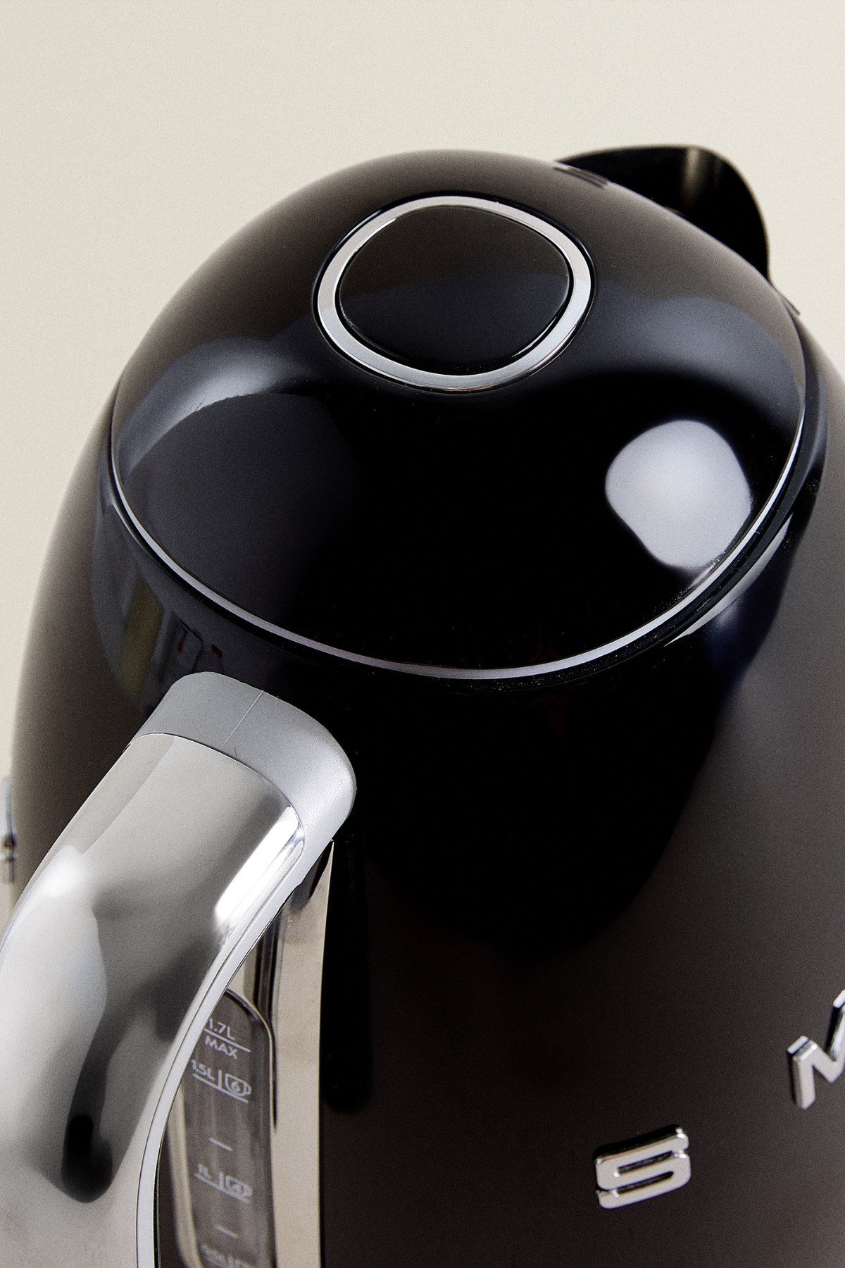 smeg-50s-style-retro-su-isitici-kettle-b6c-48.jpg