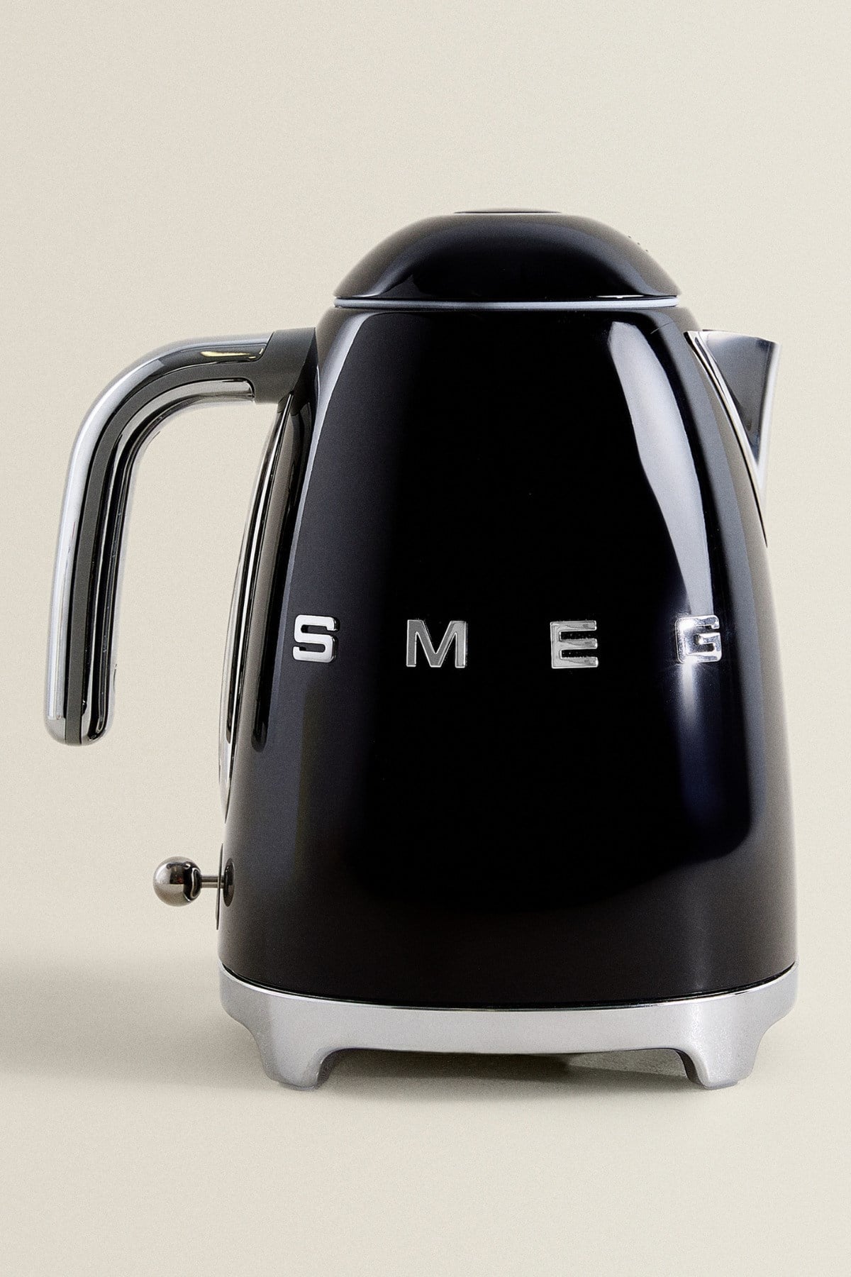 smeg-50s-style-retro-su-isitici-kettle-cda7c7.jpg