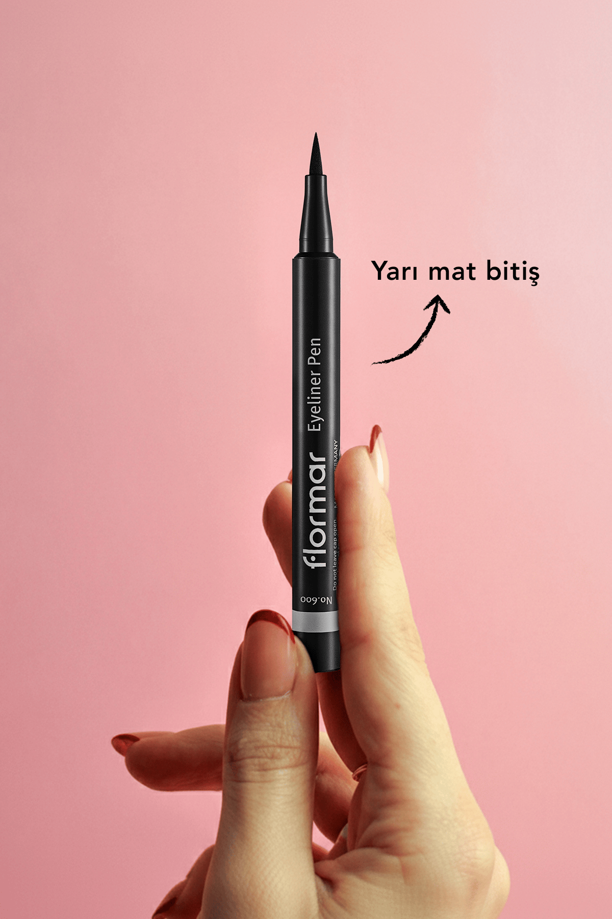 Yarı Mat Bitişli Eyeliner (SİYAH) - Eyeliner Pen - 001 Black - 8690604109609