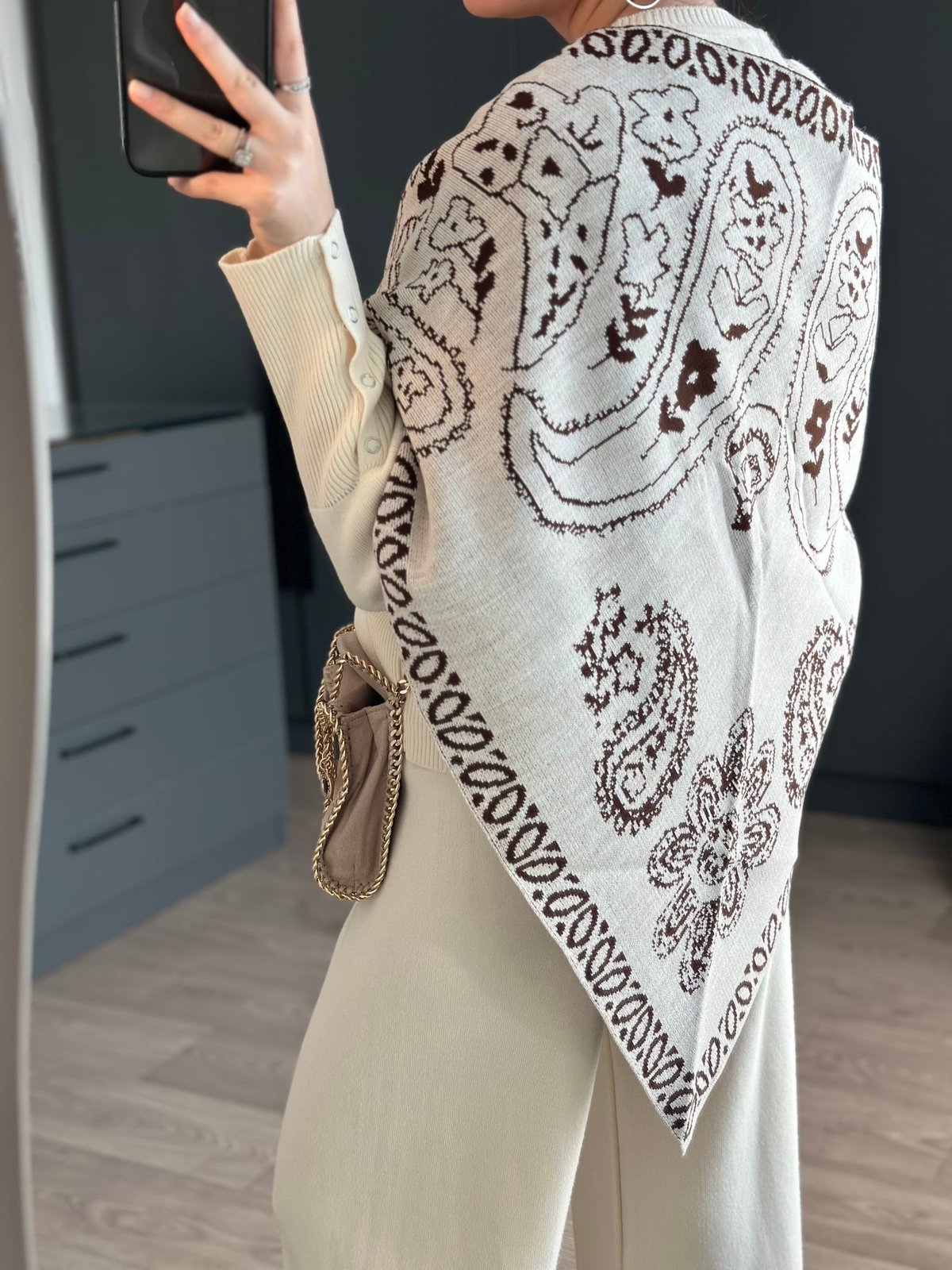 ETNİK DESENLİ ÇİFT YÖNLÜ ŞAL
