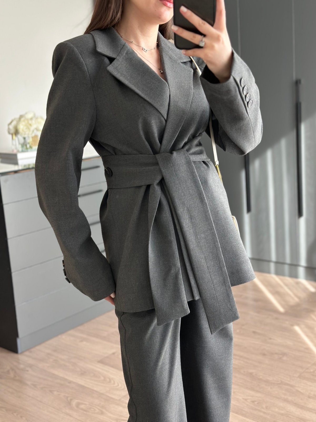 KEMERLİ BLAZER TAKIM