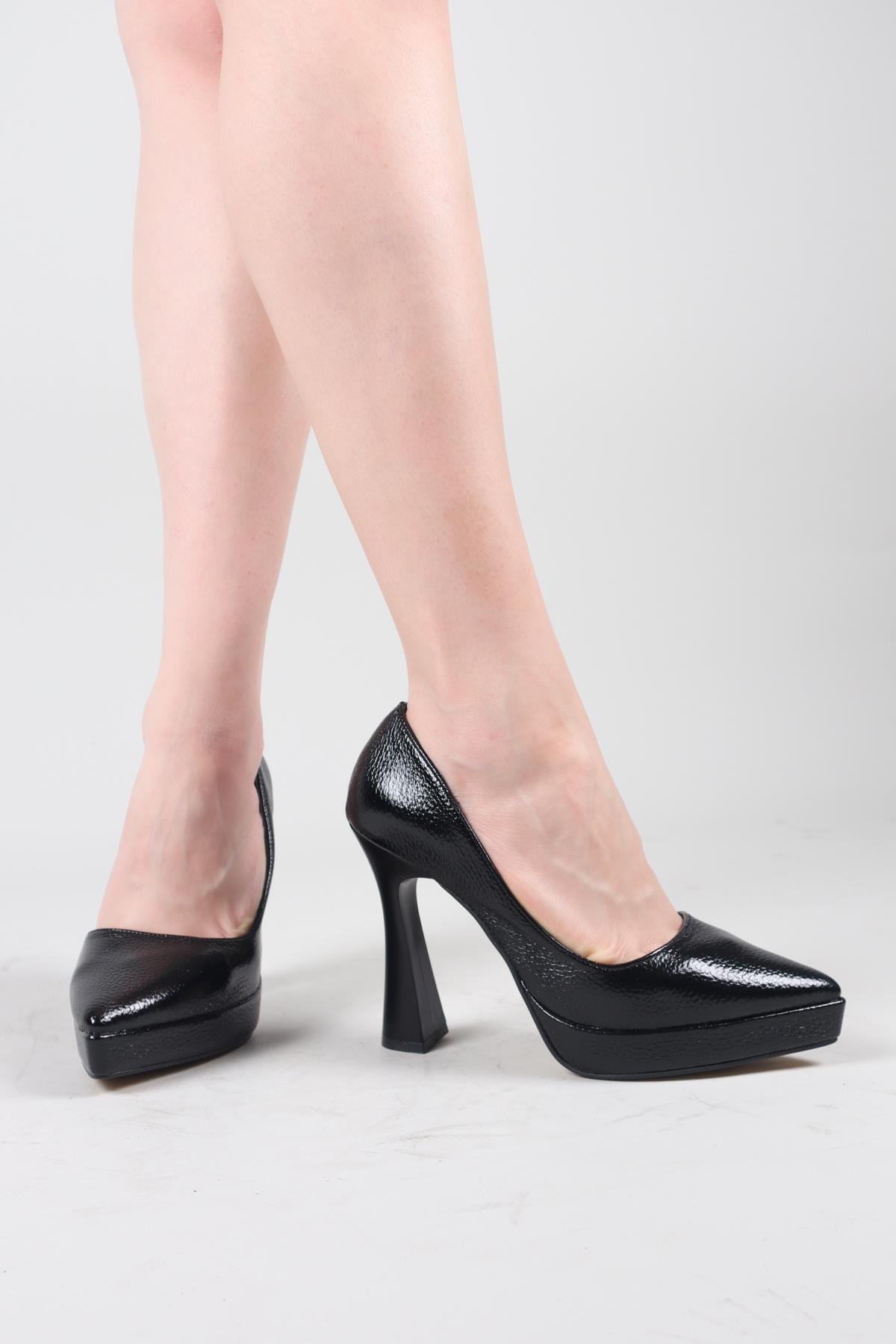 ASH Platform Topuklu Arkası Kapalı Stiletto SİYAH