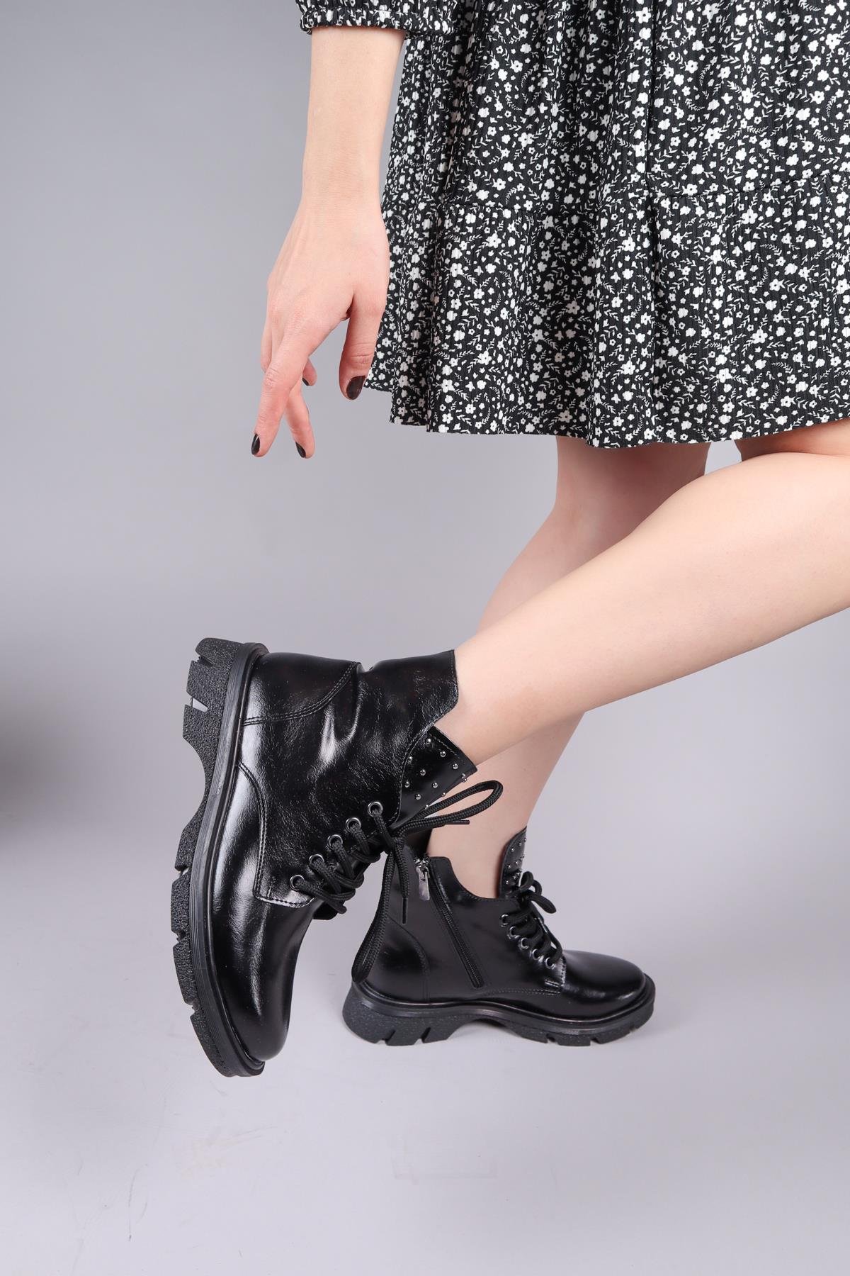 BANDA Troklu Bağcıklı Bot SİYAH