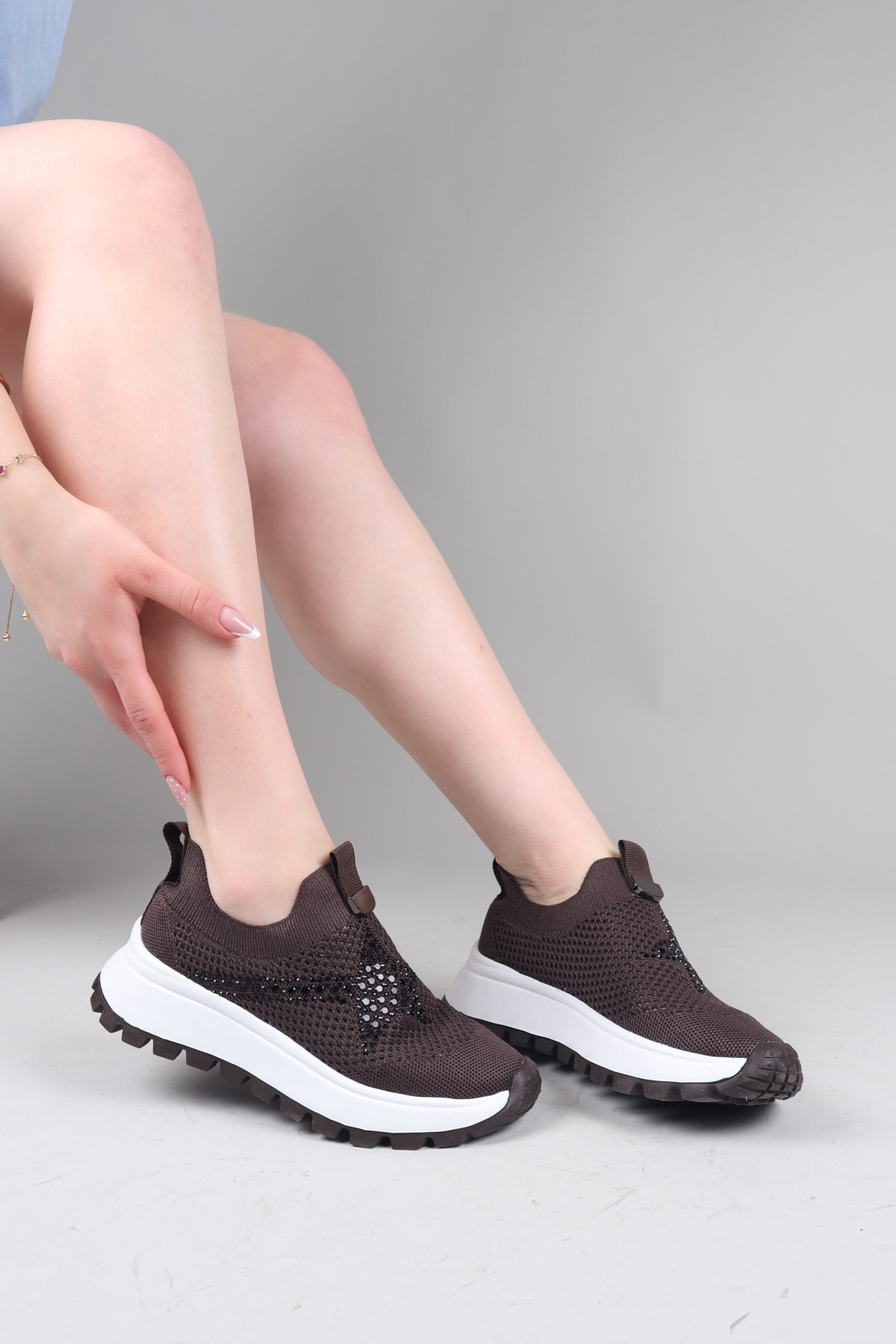 CAMİRİ Taş Aksesuarlı Triko Bağcıksız Sneakers KAHVERENGİ