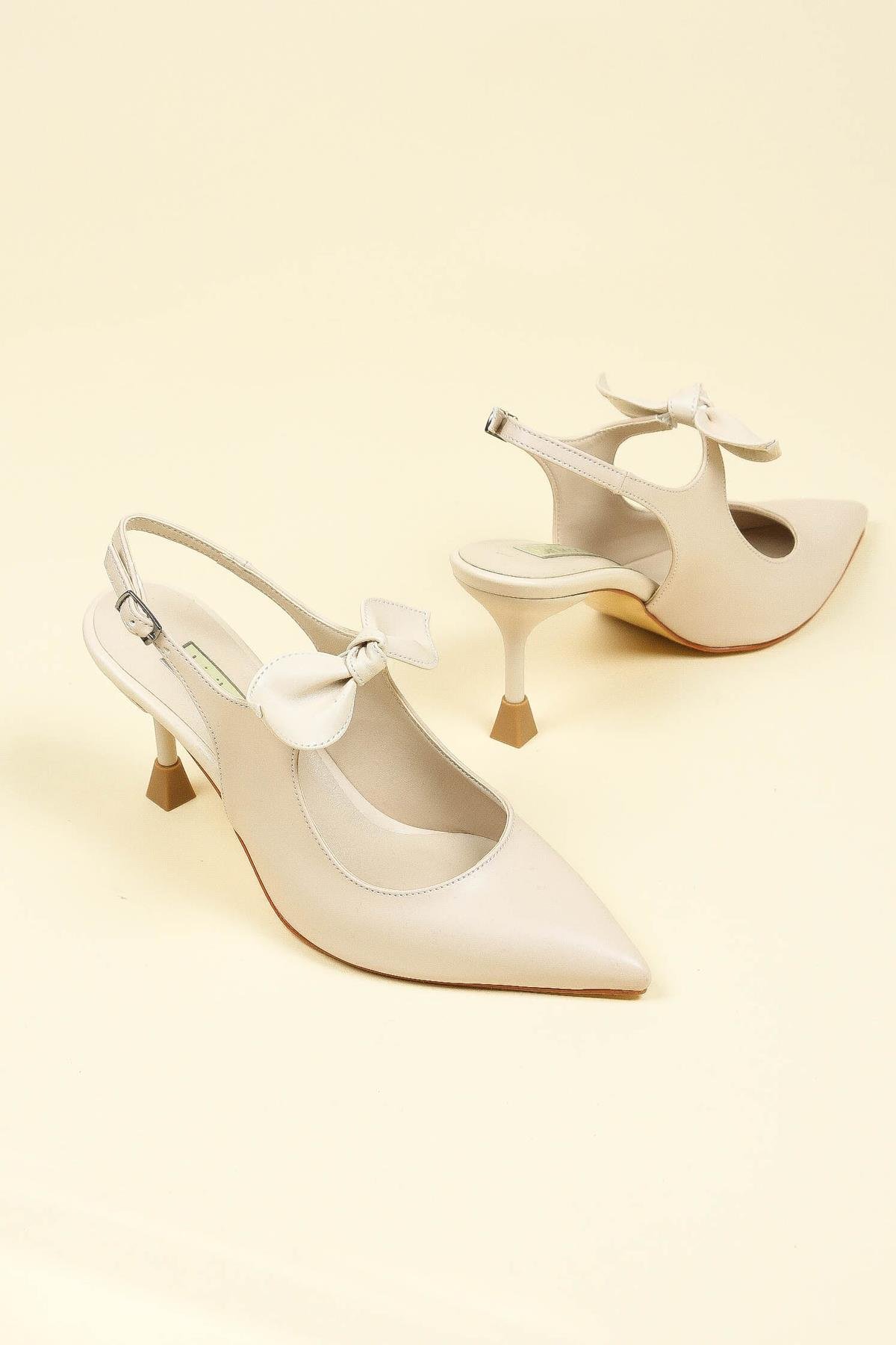 Fiyonklu Arkası Açık Stiletto TEN