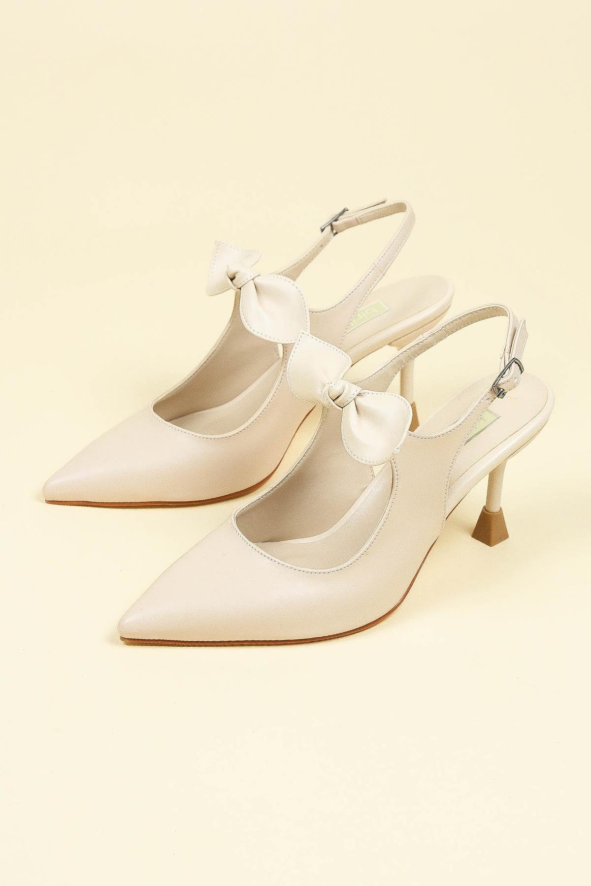 Fiyonklu Arkası Açık Stiletto TEN