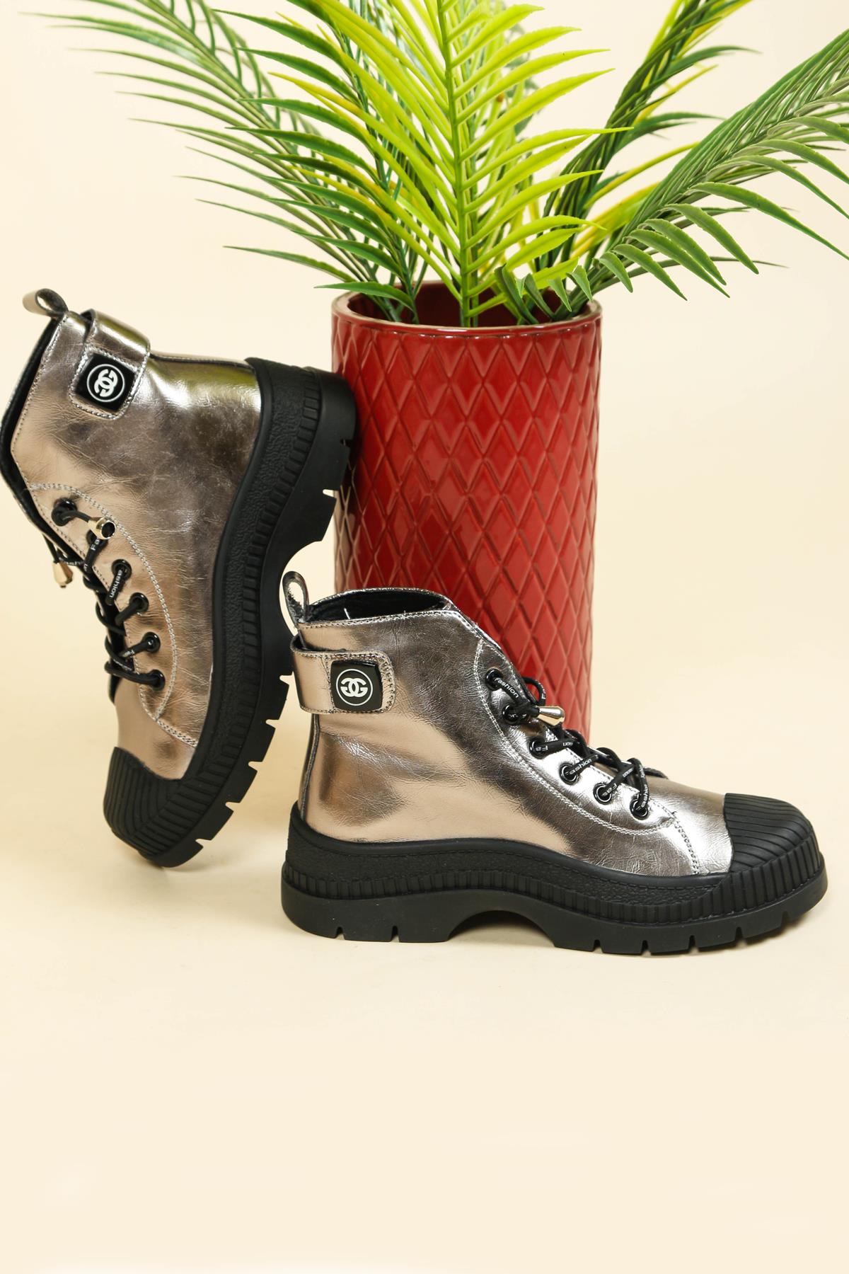 GUJA Lastik Bağcıklı Bot METALİK GRİ