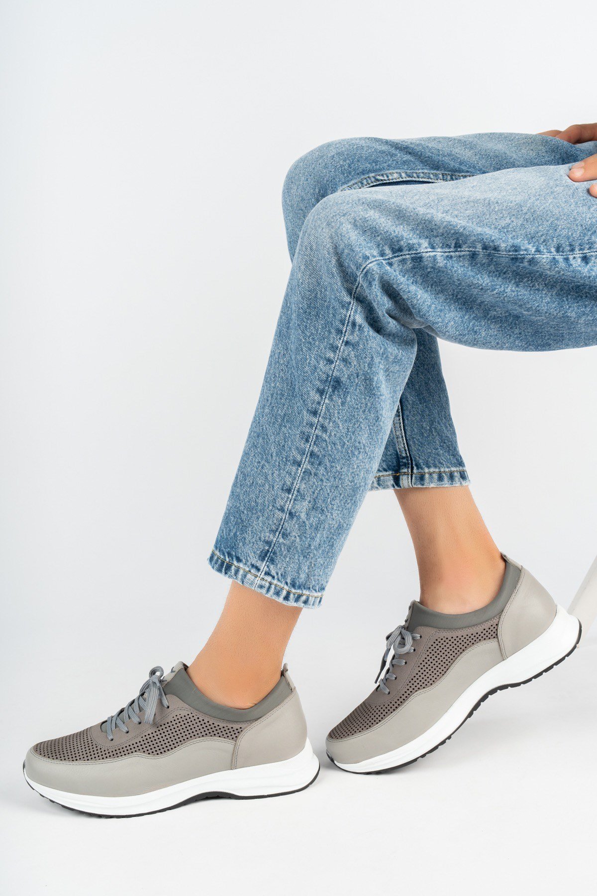 Hakiki Deri Delikli Günlük Casual GRİ