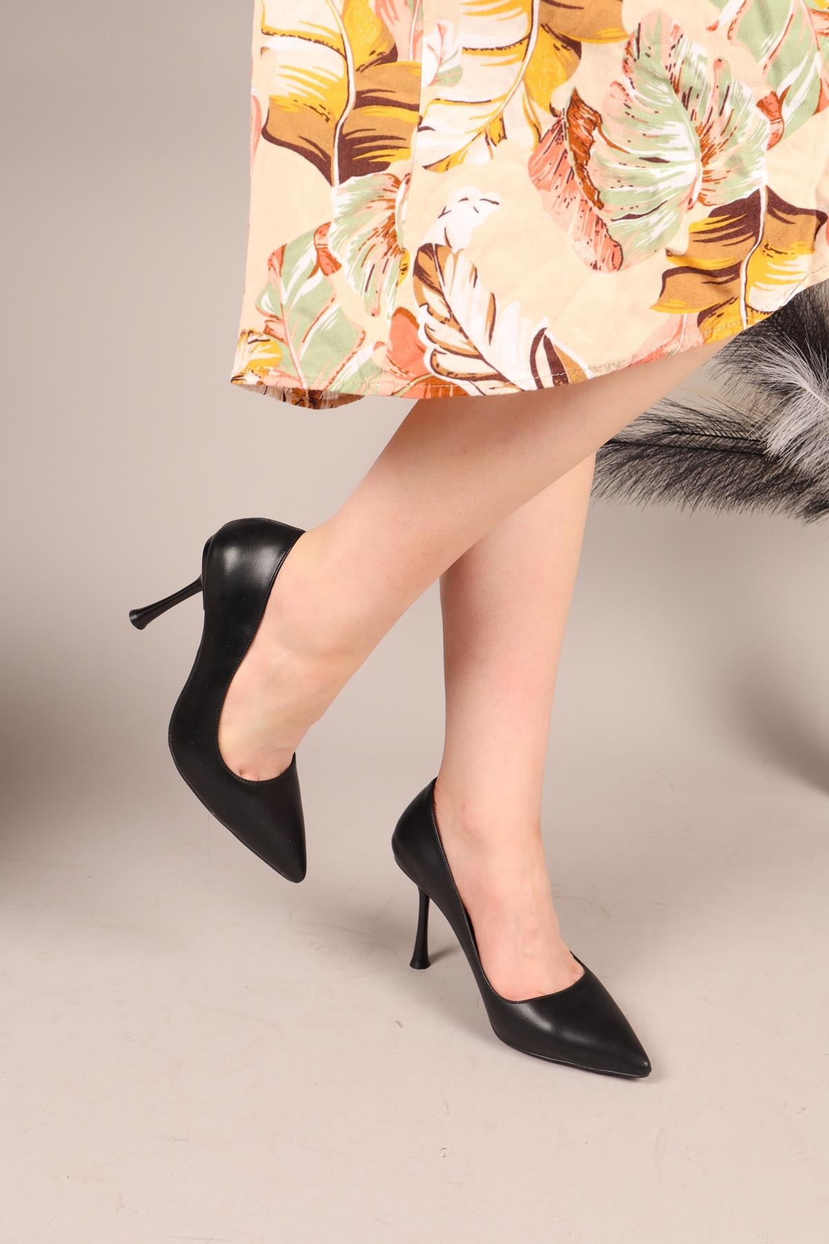 JANUS Cilt Stiletto SİYAH