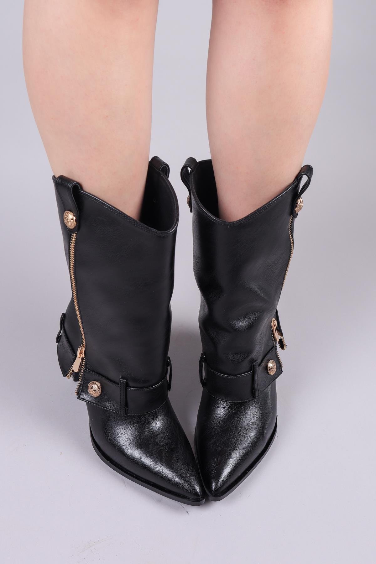 JUNIN Kat Görünümlü Fermuar Aksesuarlı Yarım Çizme SİYAH