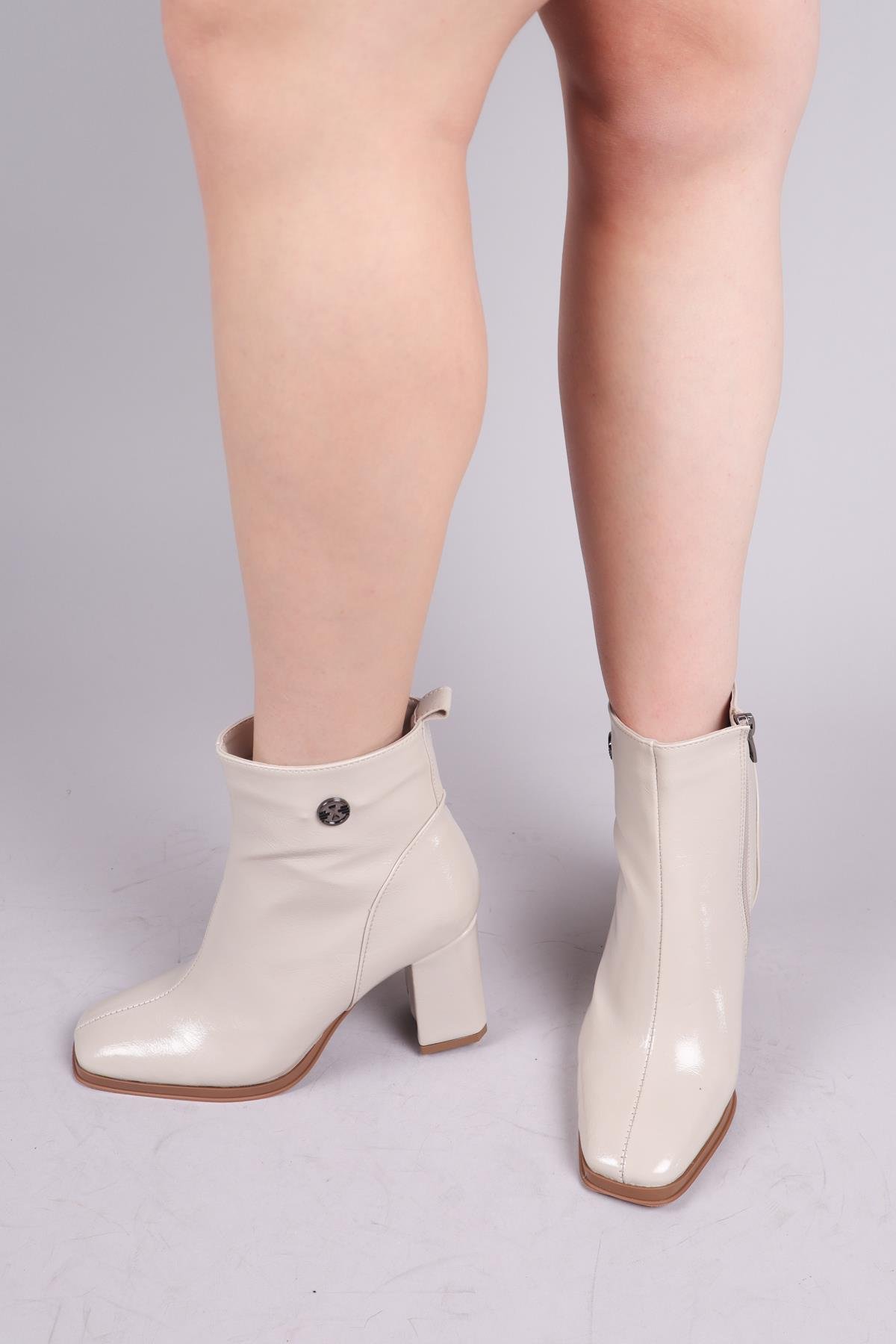 LUCAPA Yuvarlak Tokalı Topuklu Bot BEJ