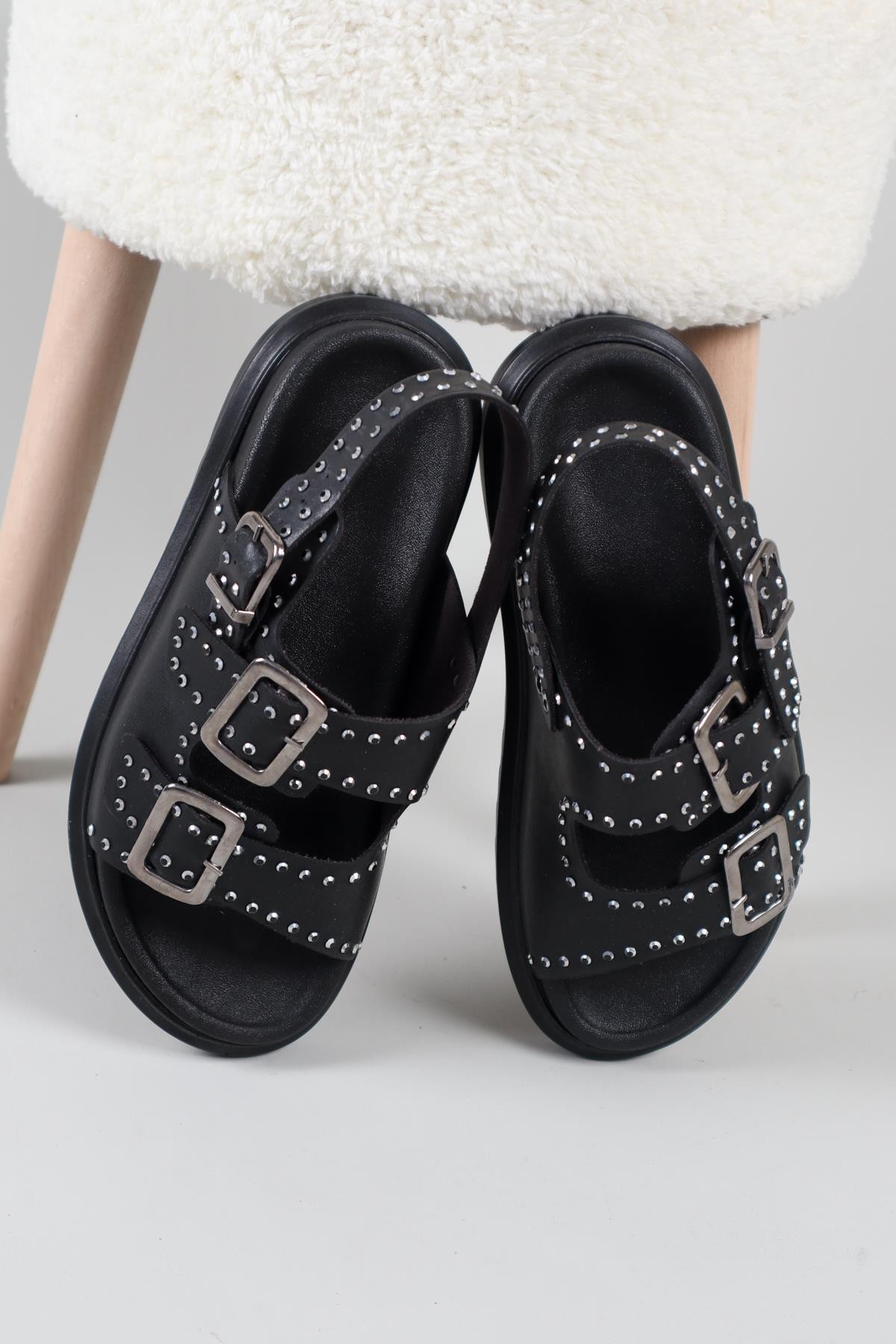 Mila Taşlı Çift Tokalı Arkadan Bağlamalı Sandalet SİYAH