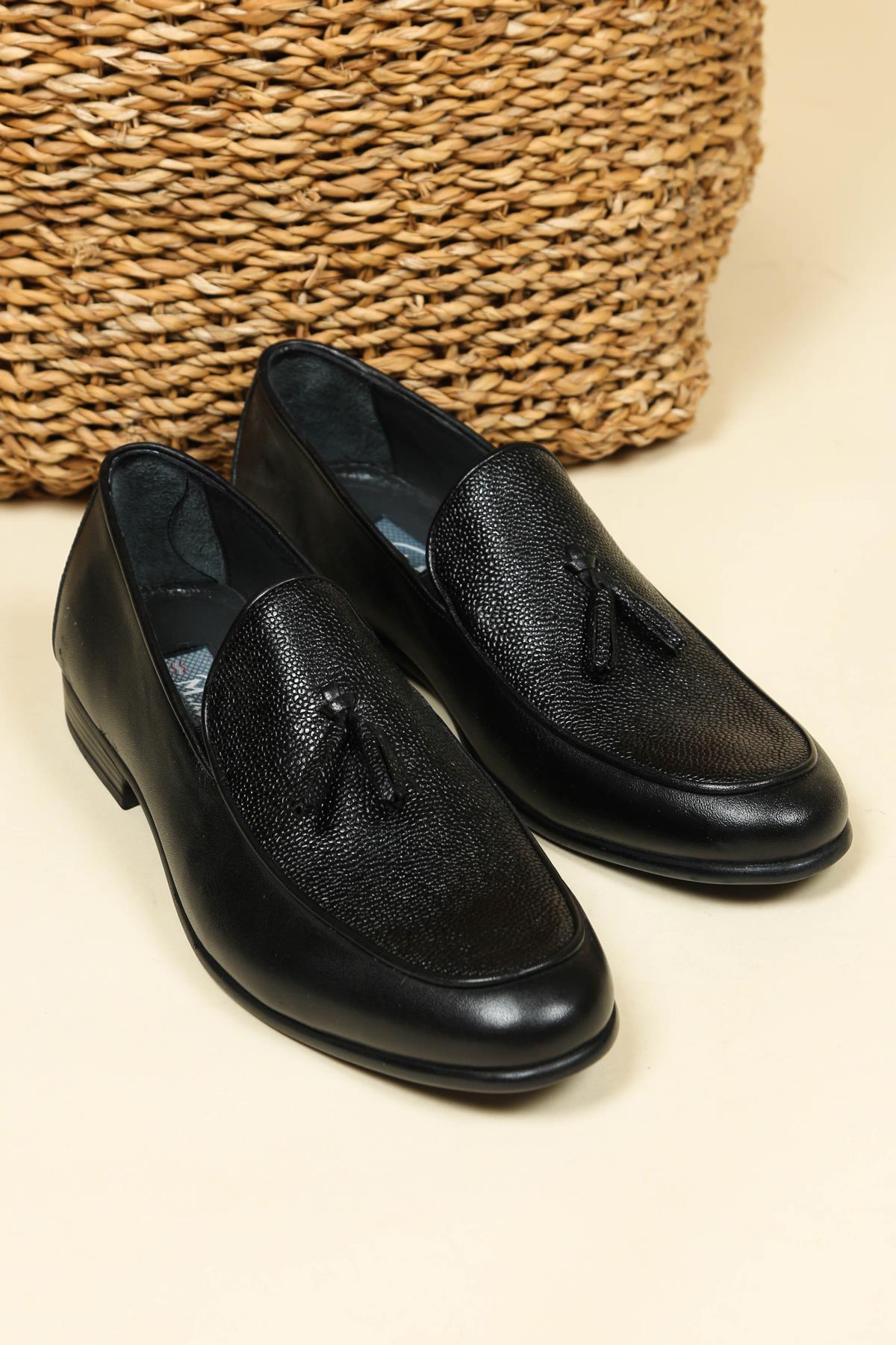 Püskül Detaylı Erkek Ayakkabı SİYAH