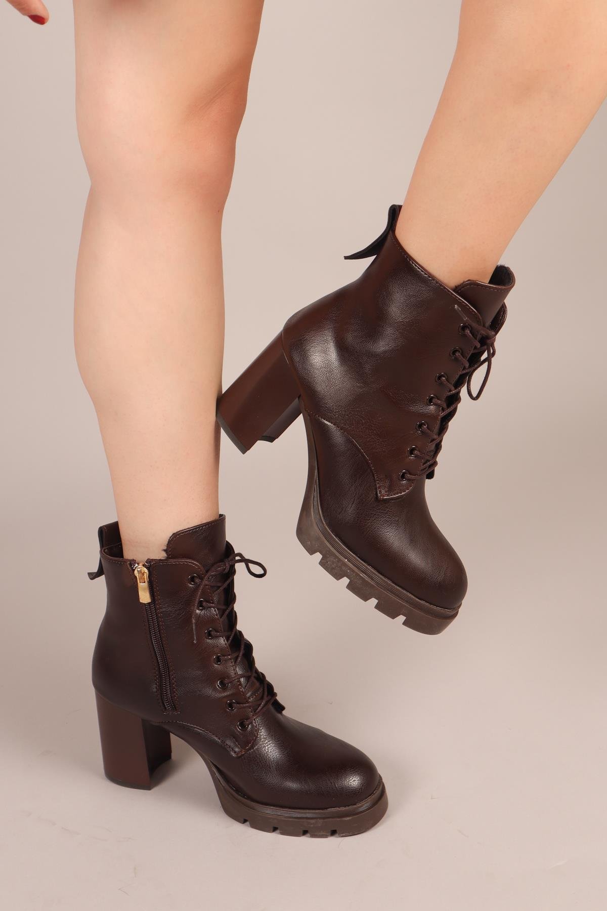 ROSTOCK Bağcık Aksesuarlı Topuklu Bot KAHVERENGİ