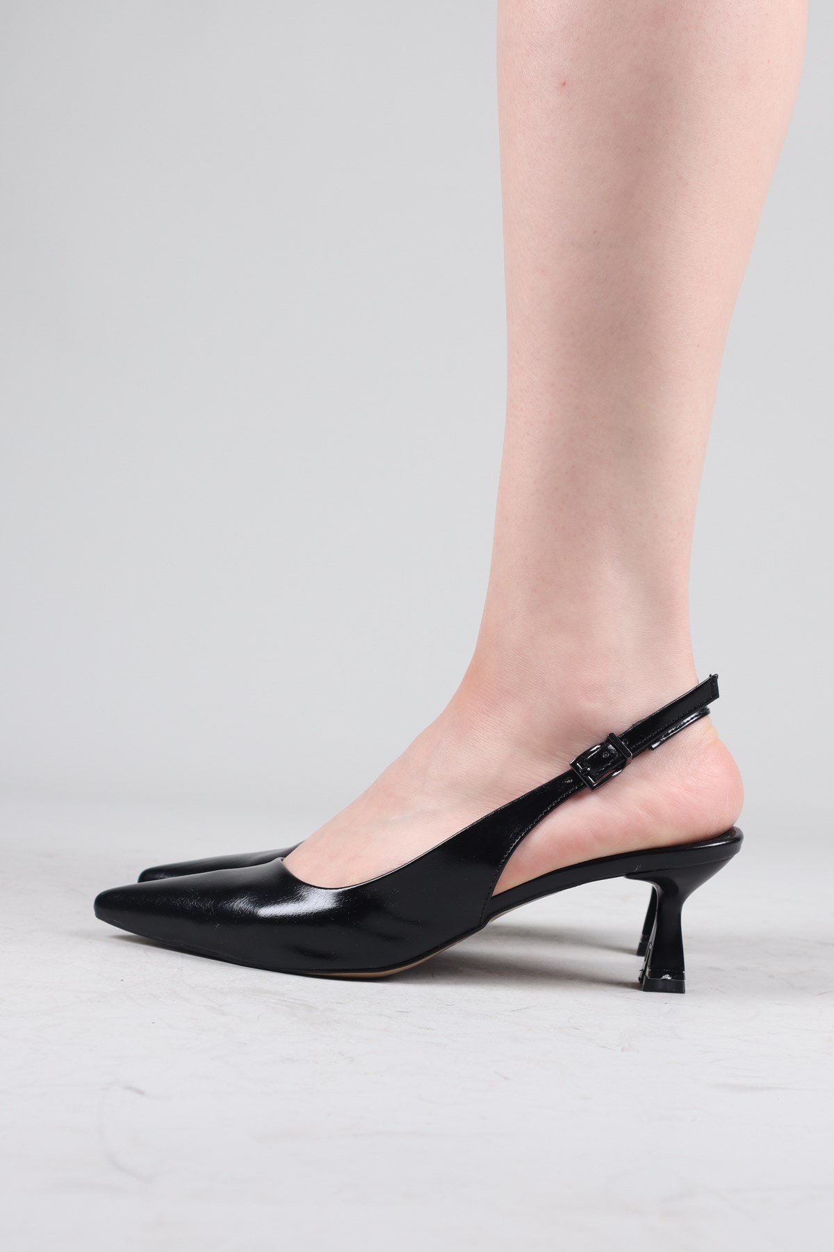 SAHEL Verev Alçak Topuklu Stiletto SİYAH