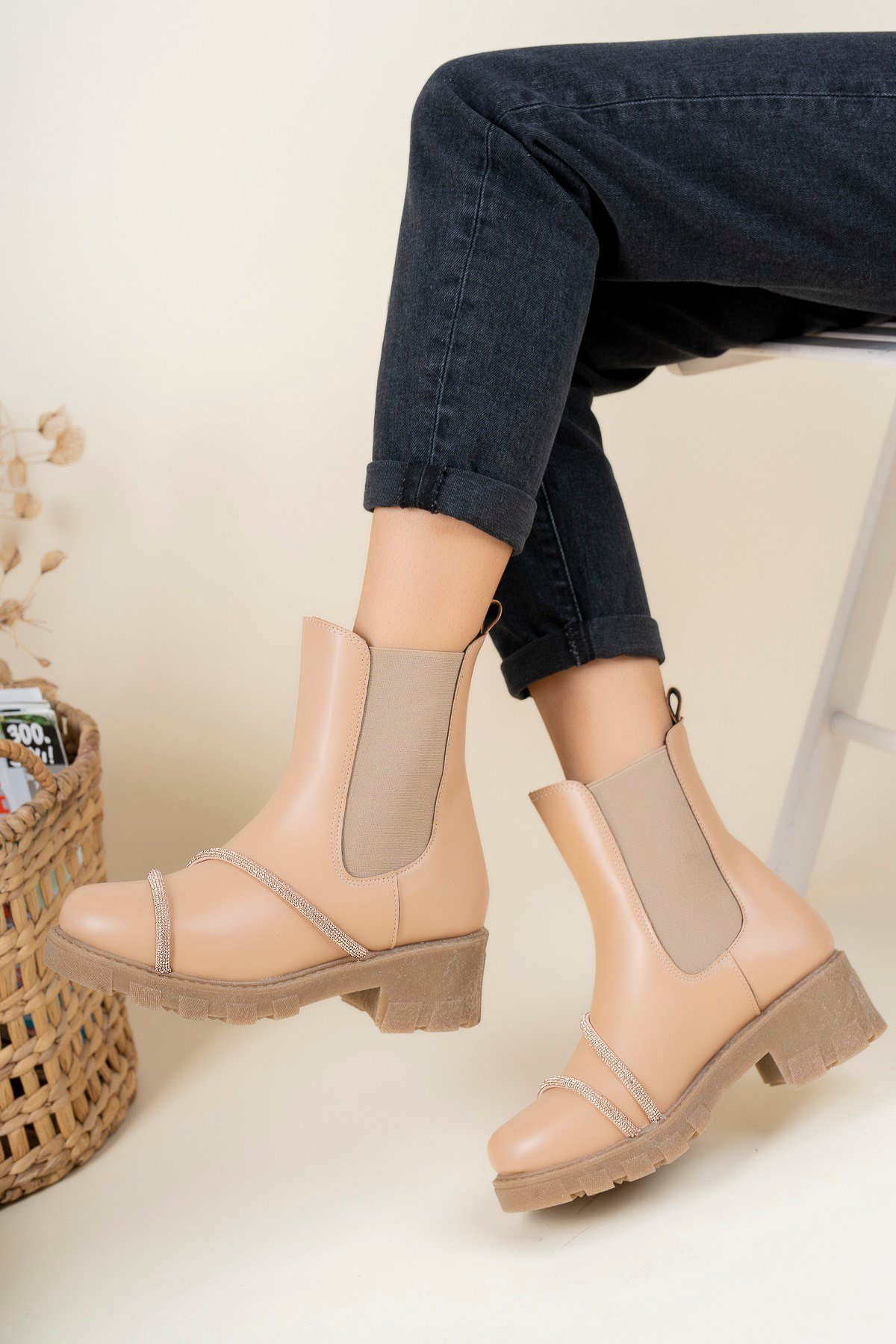 Taş Biyeli Lastikli Bot NUT