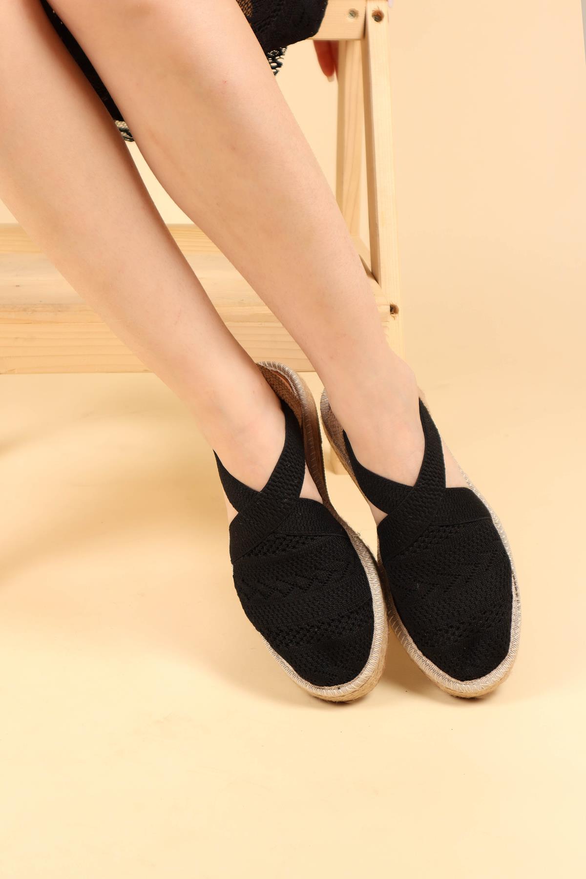 Triko Arkası Açık Babet SİYAH