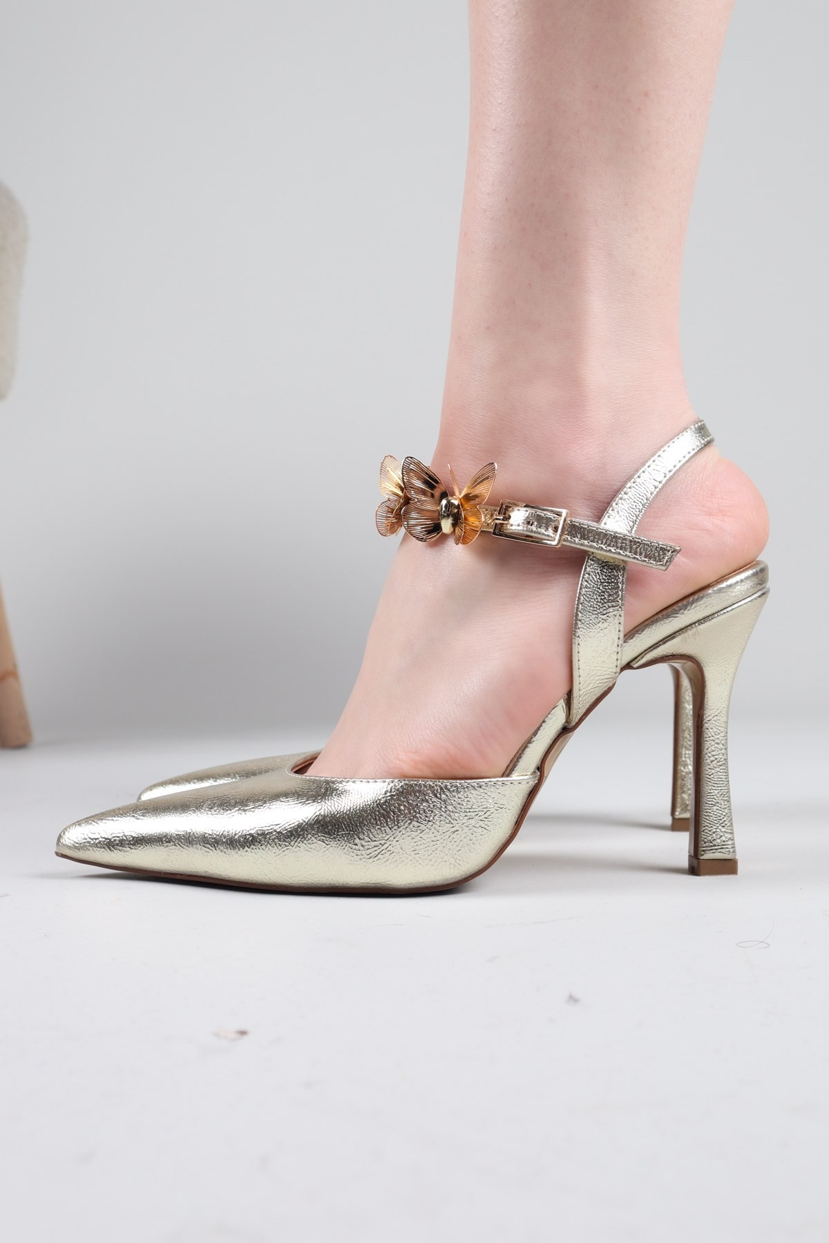VİACHA Kelebek Tokalı Arkası Açık Stiletto GOLD