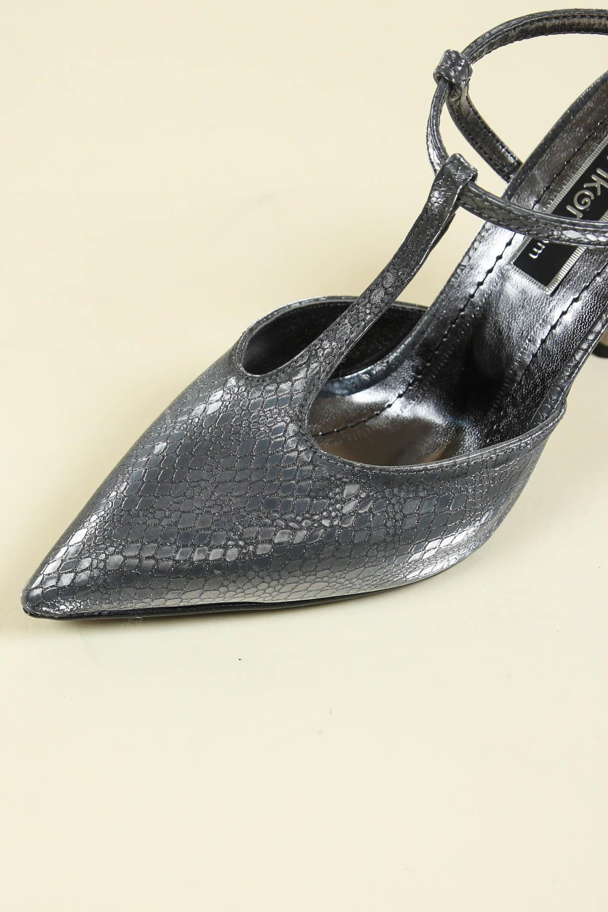Yılan Desenli Direkli Arkası Açık Stiletto PLATİN
