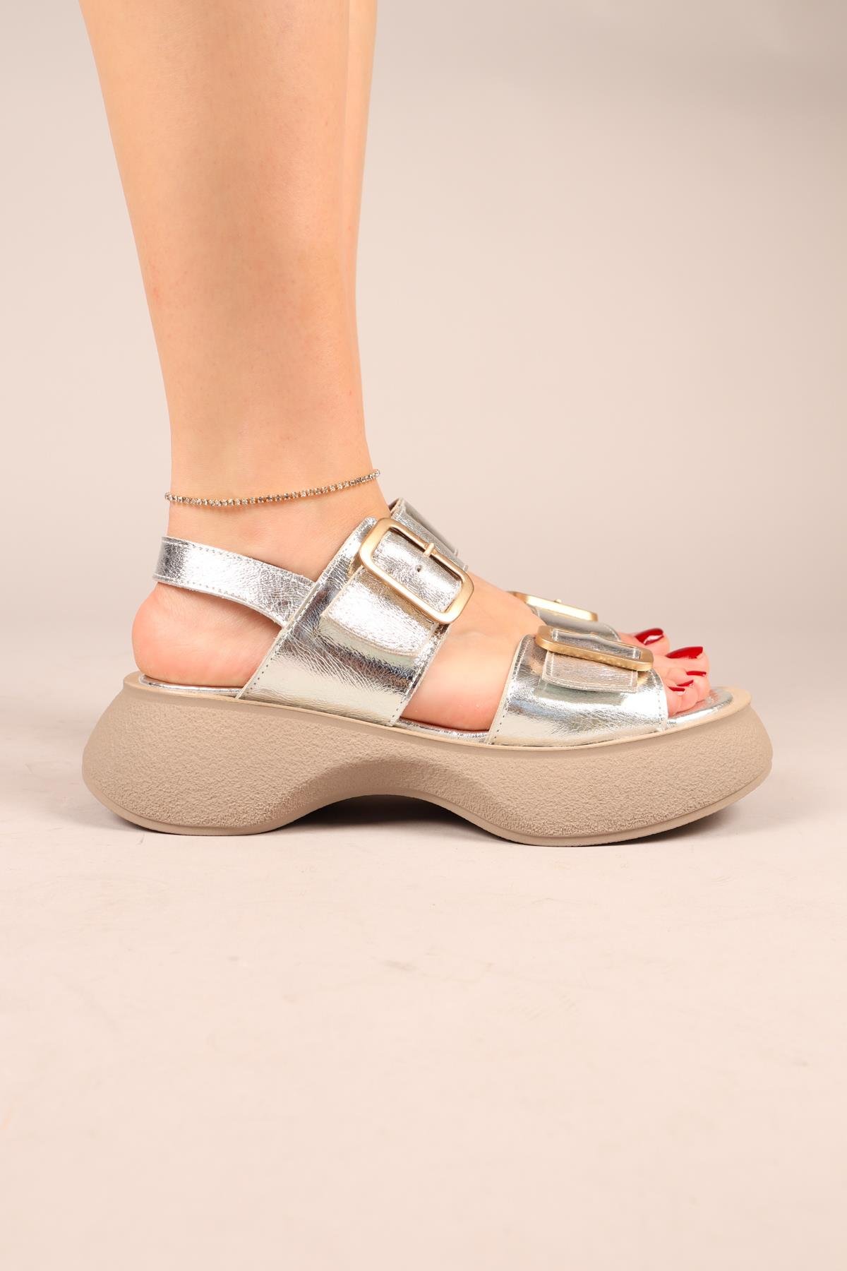 %100 Hakiki Deri Çift Tokalı Kalın Taban Sandalet GÜMÜŞSANDALET