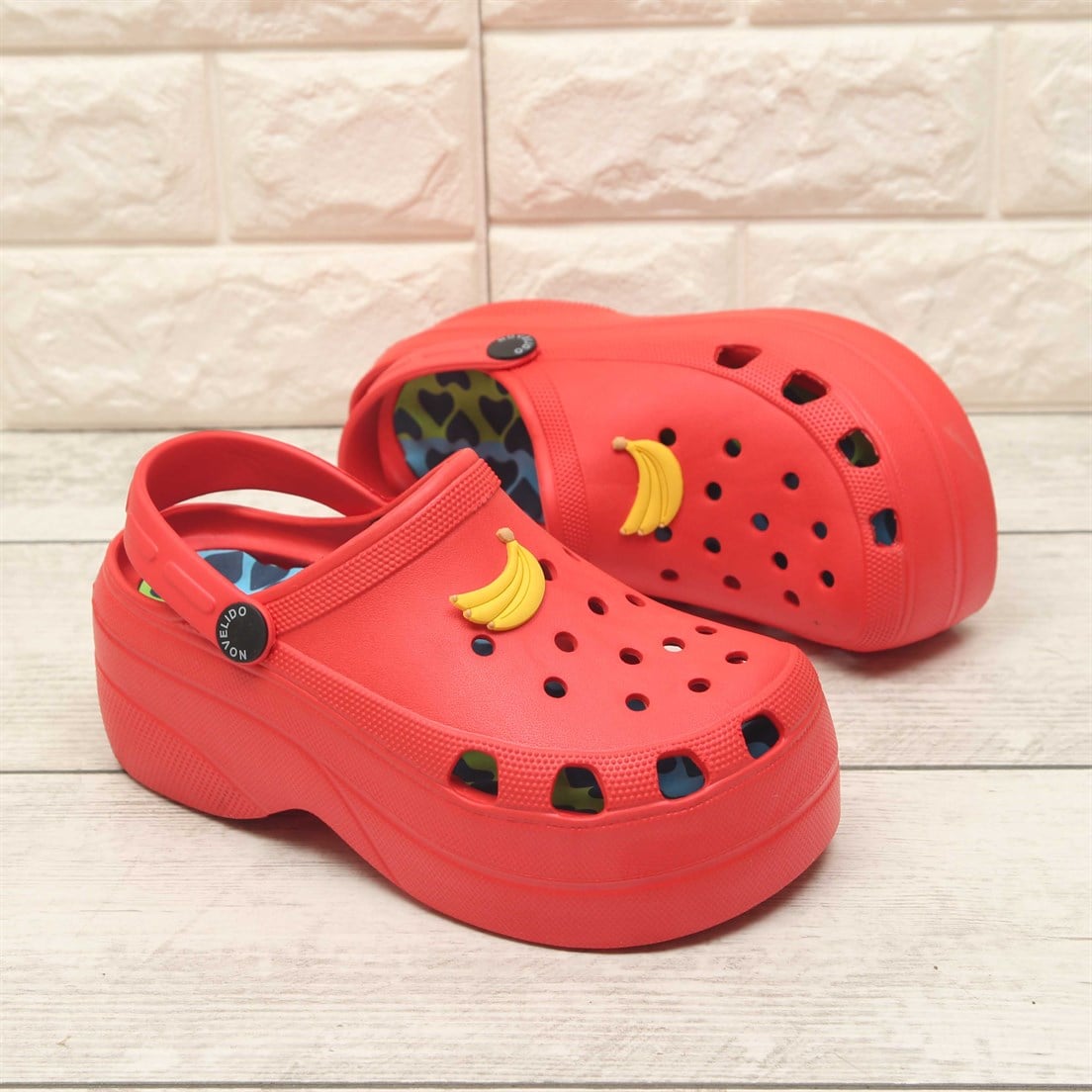 2019/Kırmızı Kalın Tabanlı Plastik TerlikSANDALET