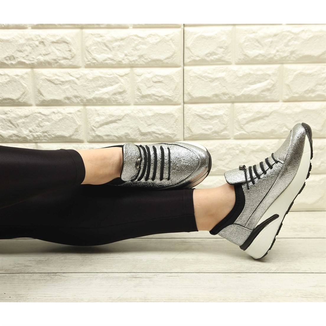 2019/Kristal Gümüş Sneakers