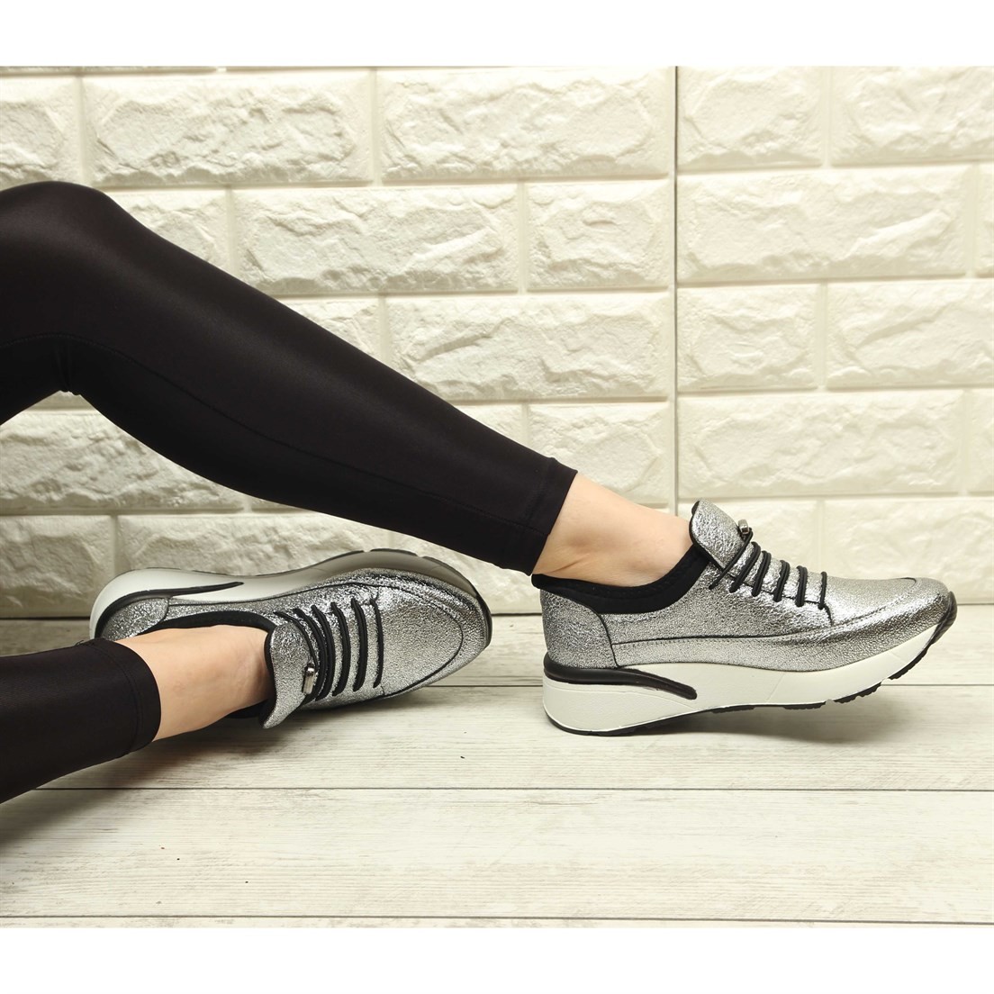 2019/Kristal Gümüş Sneakers