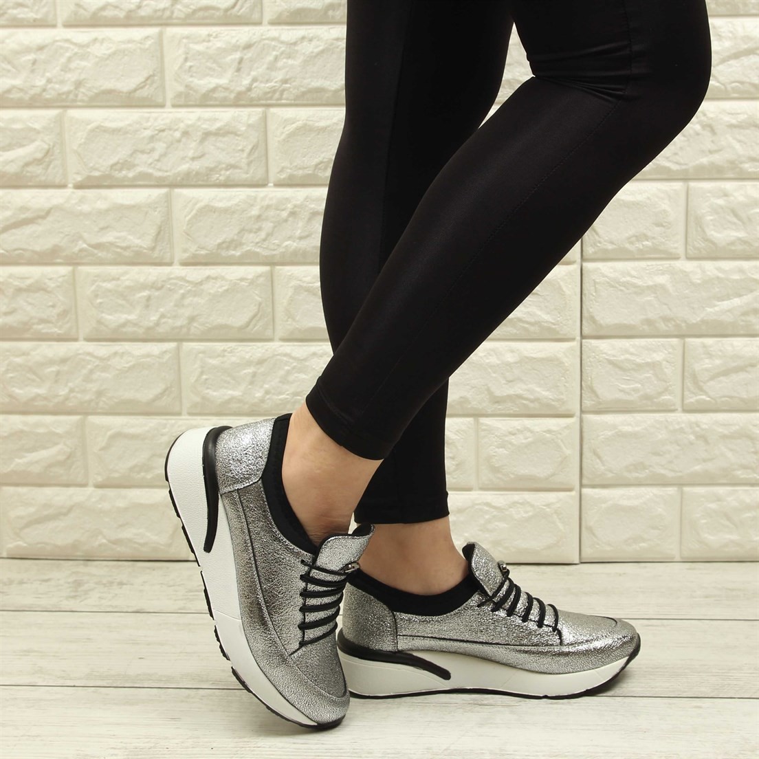 2019/Kristal Gümüş Sneakers