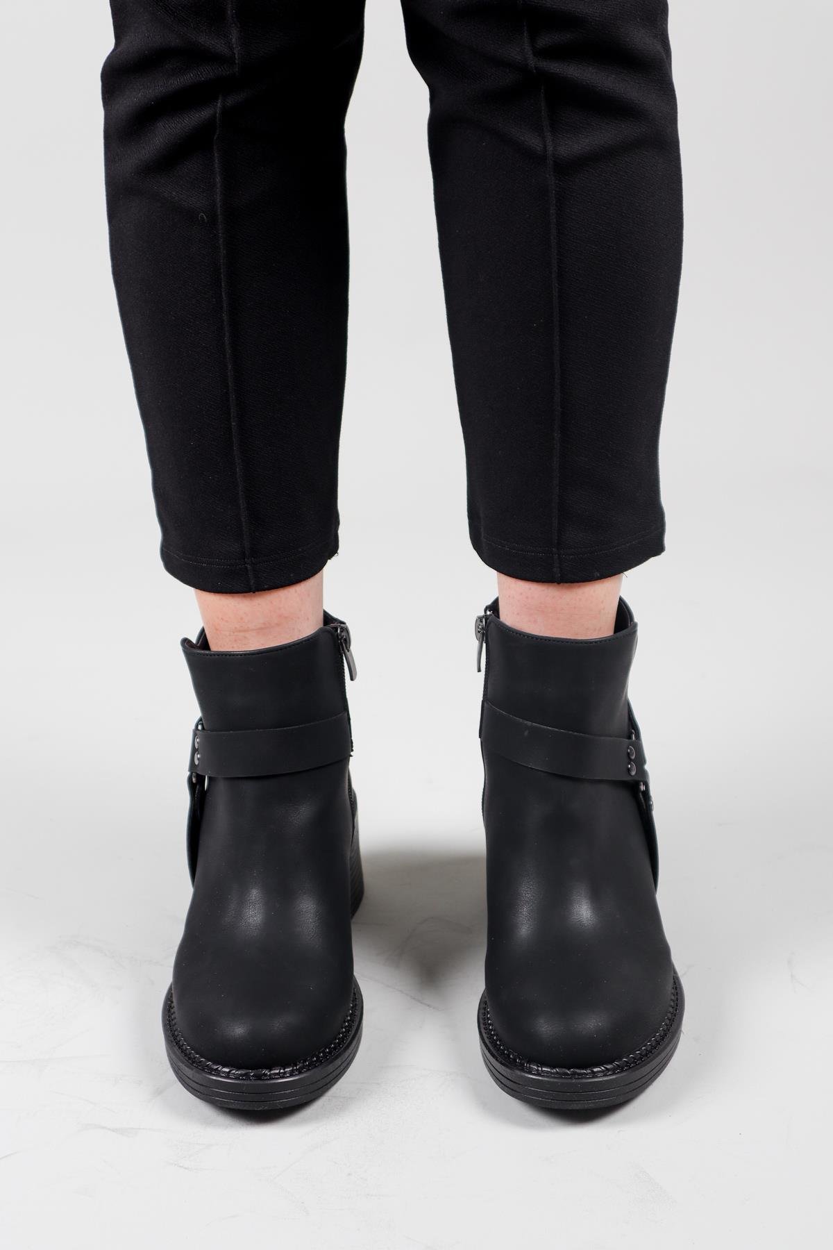 ANETA Fermuarlı Kısa Kadın Bot SİYAHBOT