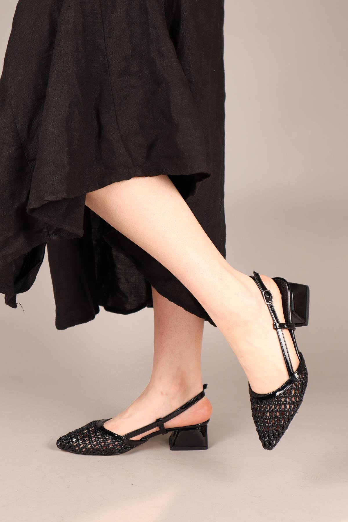 AURORA  Alçak Topuklu Örgü Stiletto SİYAHTOPUKLU AYAKKABI