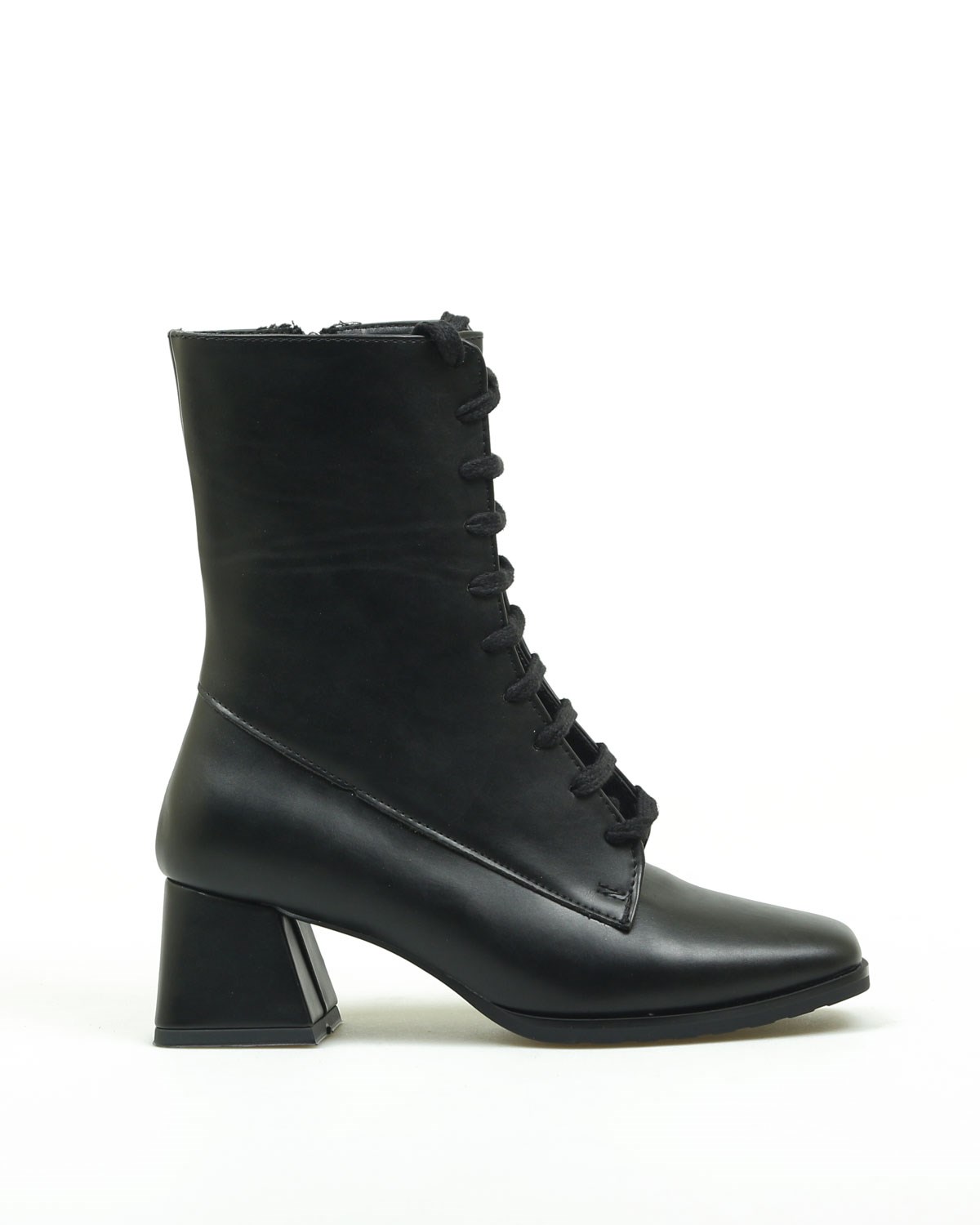 Bağcık Detaylı Alçak Topuklu Bot SİYAHBOT