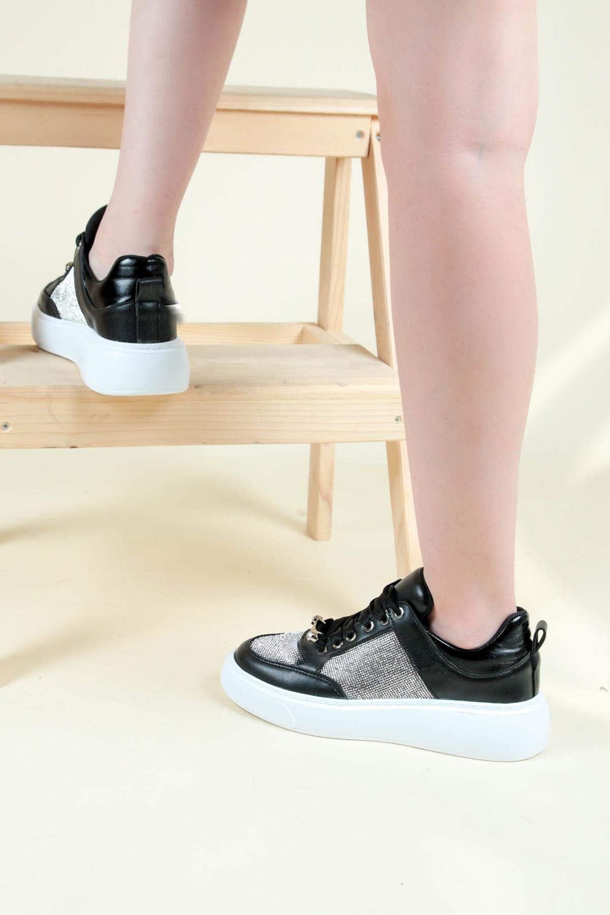 Bağcıklı Çok Taşlı Sneaker SİYAHSPOR AYAKKABI