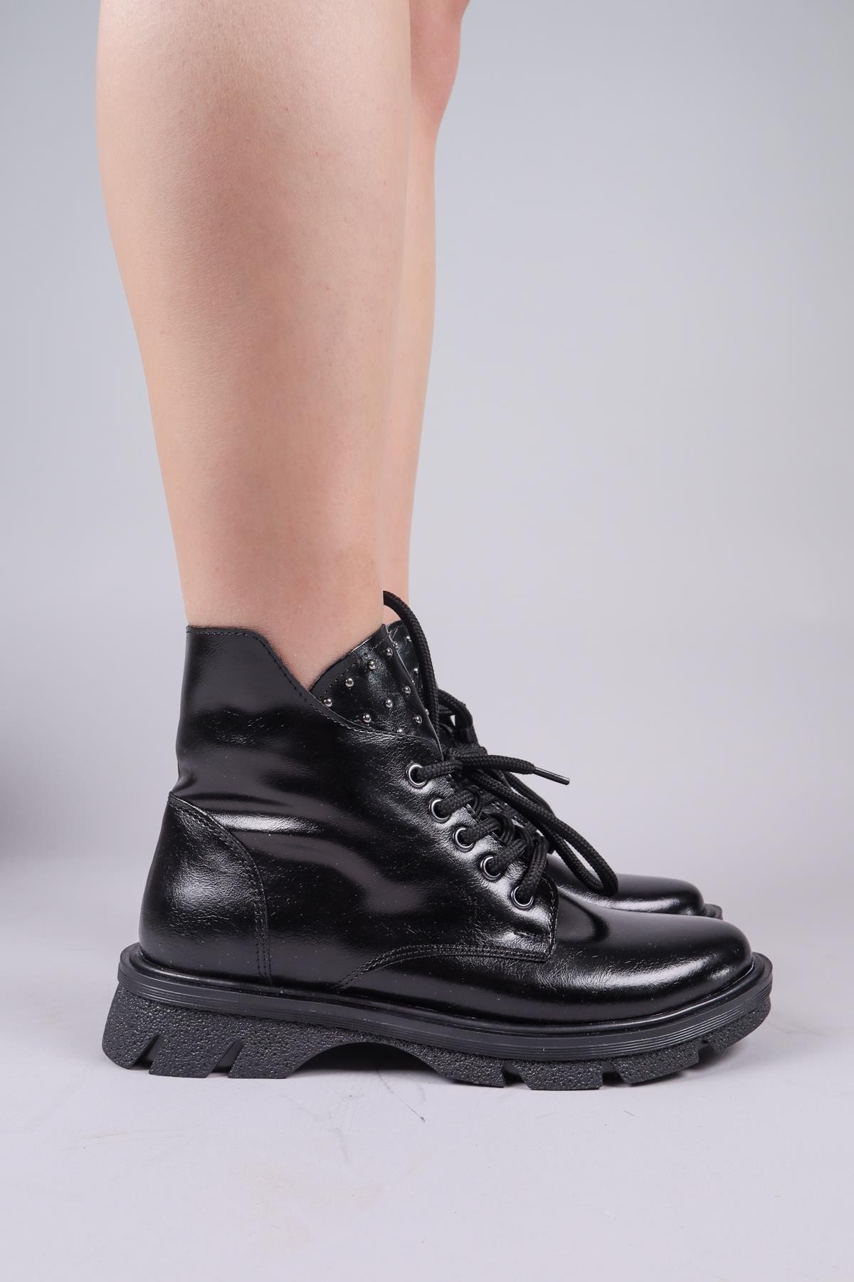 BANDA Troklu Bağcıklı Bot SİYAHBOT