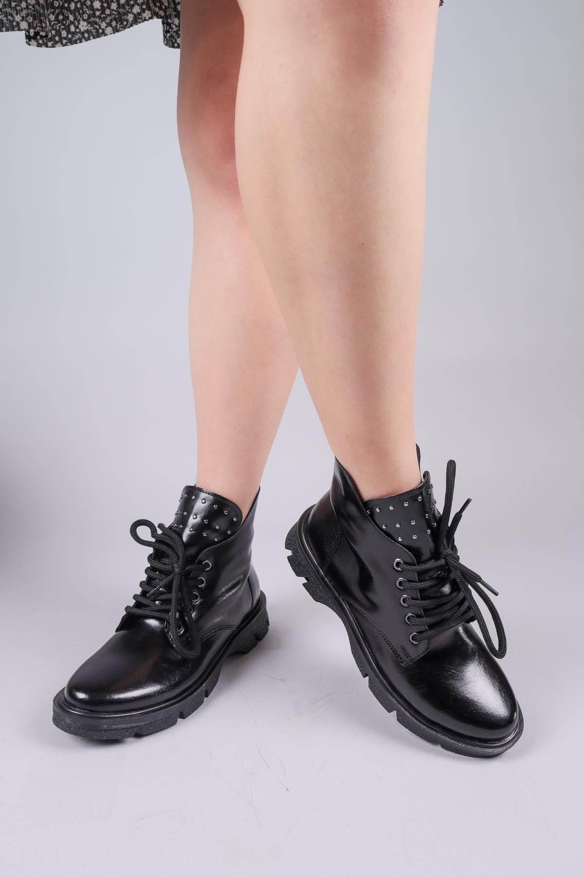 BANDA Troklu Bağcıklı Bot SİYAHBOT