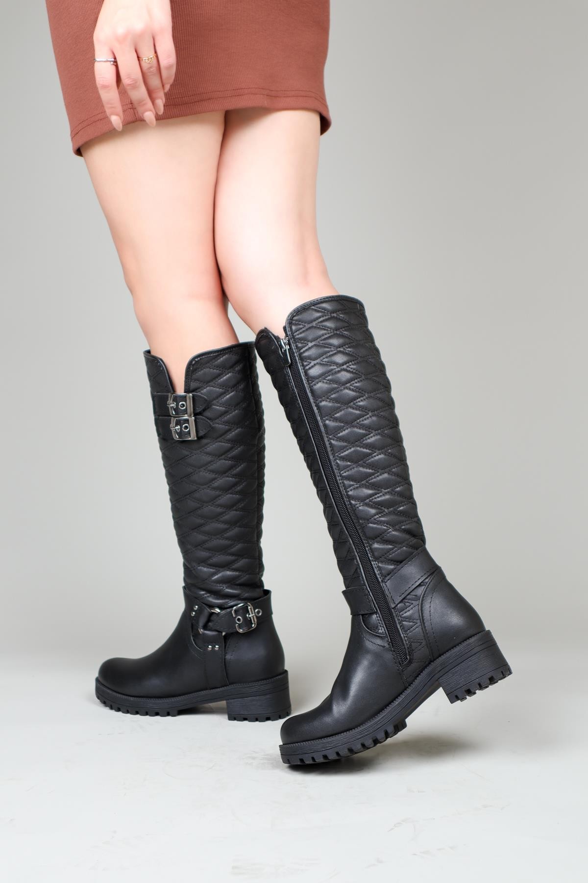 BLODWEN Kapitoneli Çizme SİYAHÇİZME 