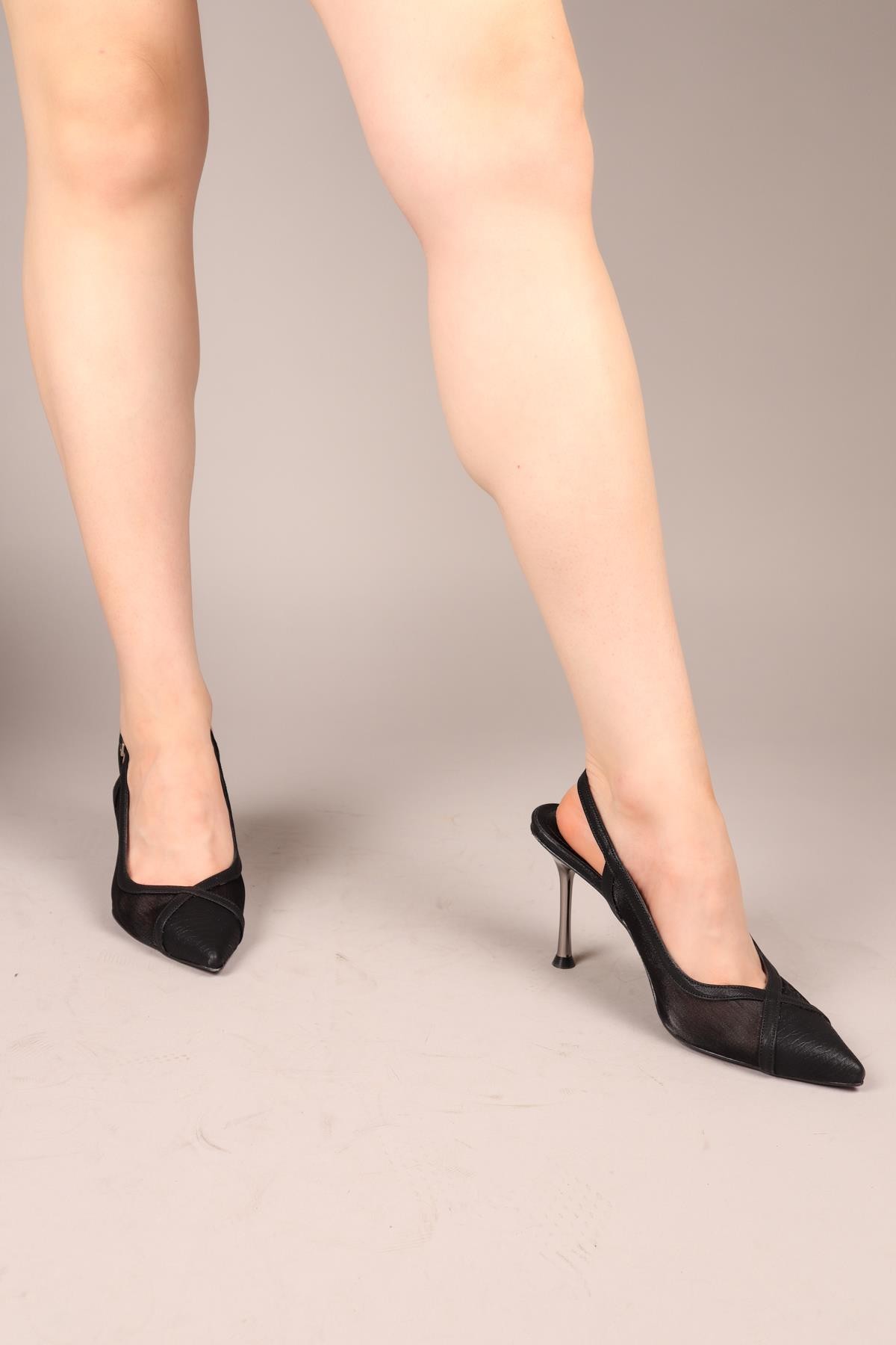 BOREAS Tül Cilt Garnili Siyah Stiletto SİYAHTOPUKLU AYAKKABI