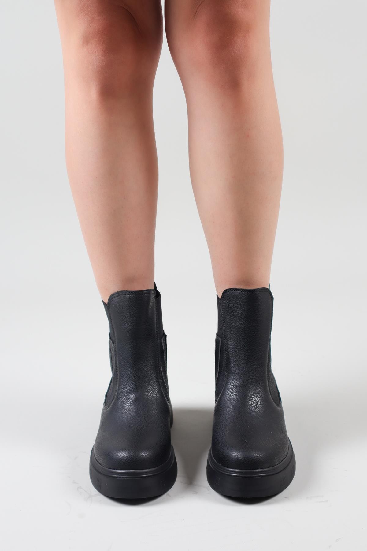 BOYANA Lastikli Kadın Bot SİYAHBOT