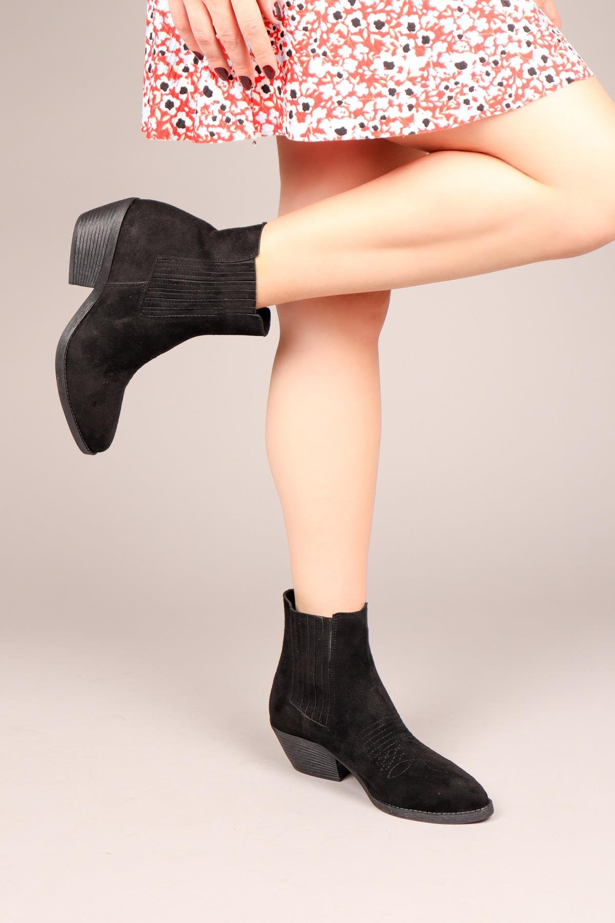 BOZHENA Lastikli Western Bot SİYAHBOT