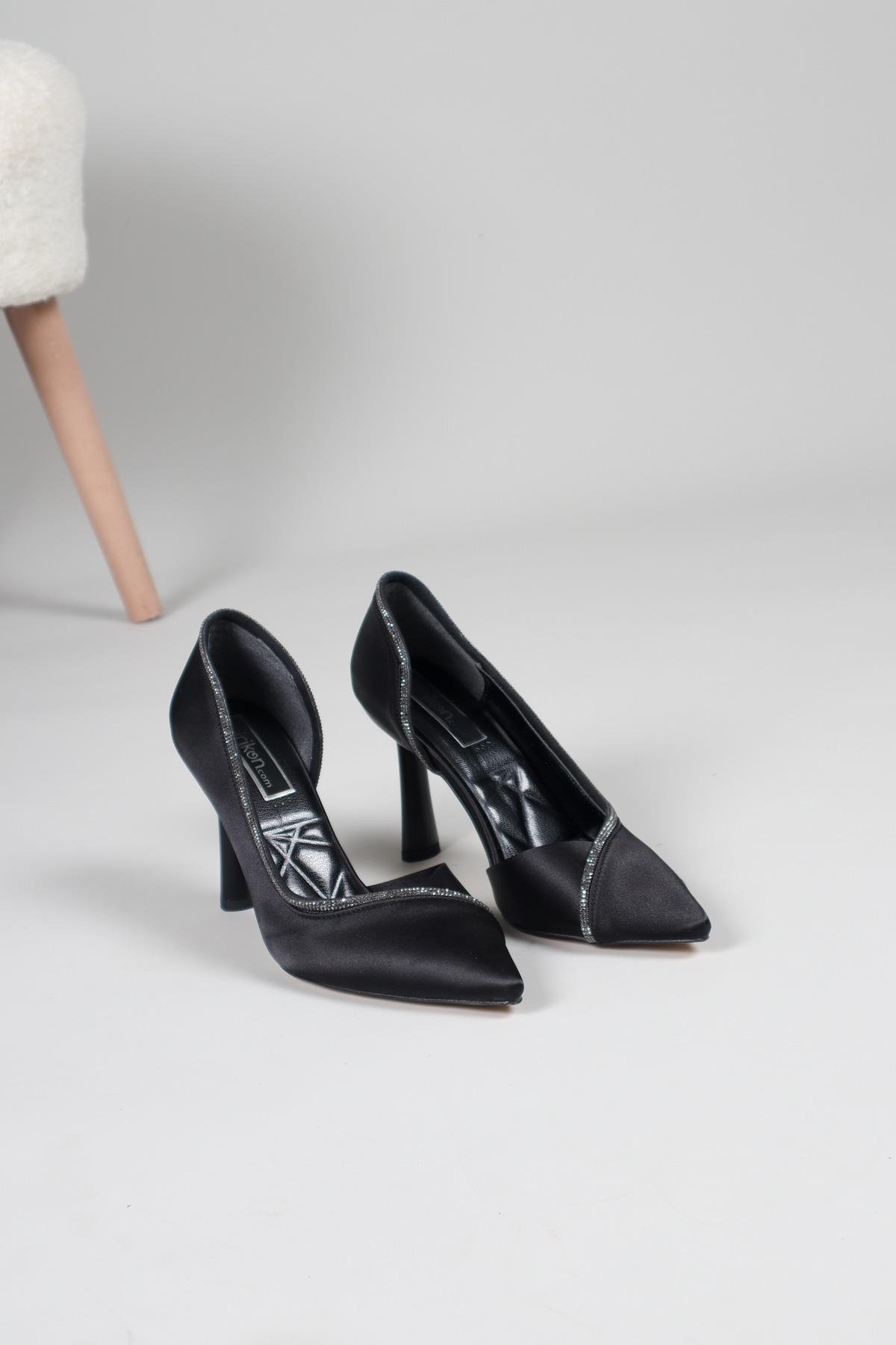 CAMİLA Karnı Yarık Stiletto SİYAHTOPUKLU AYAKKABI