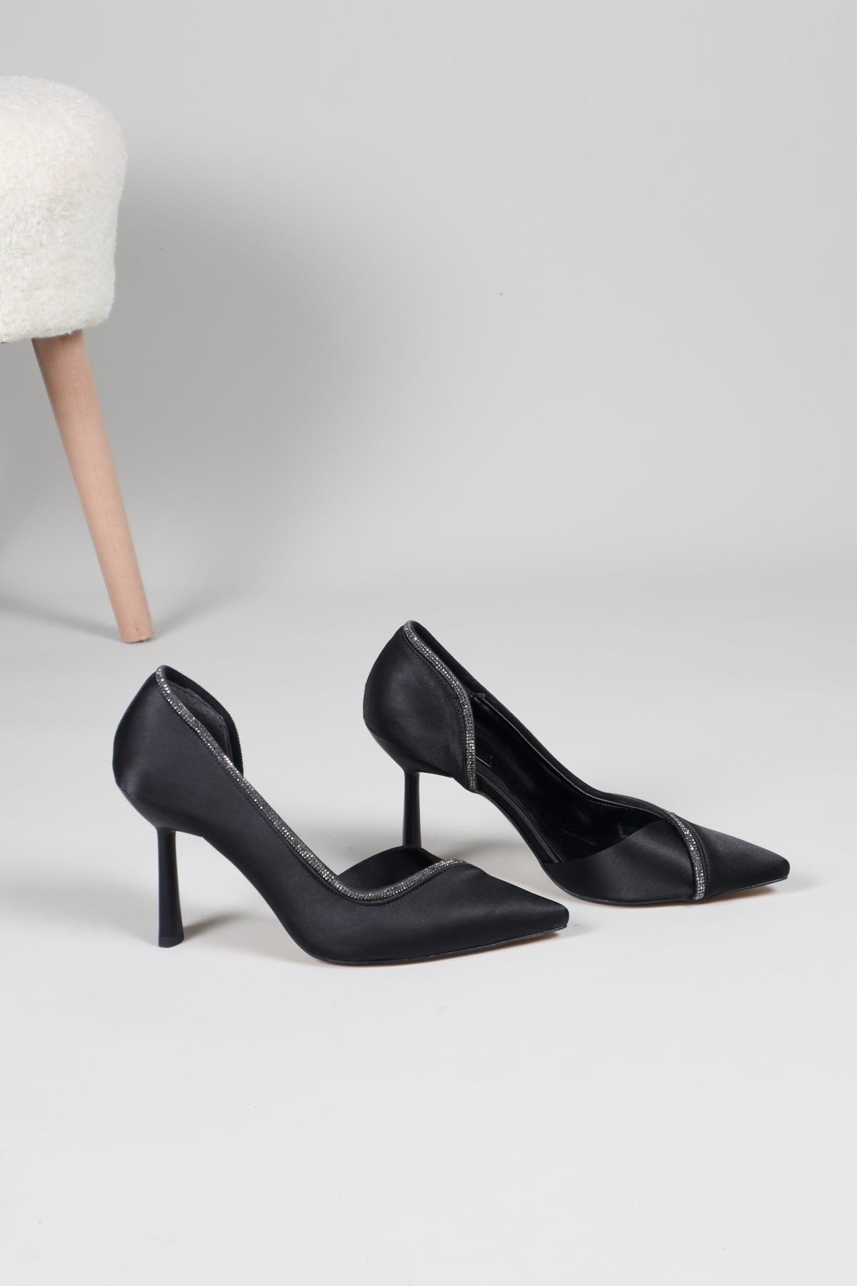 CAMİLA Karnı Yarık Stiletto SİYAHTOPUKLU AYAKKABI