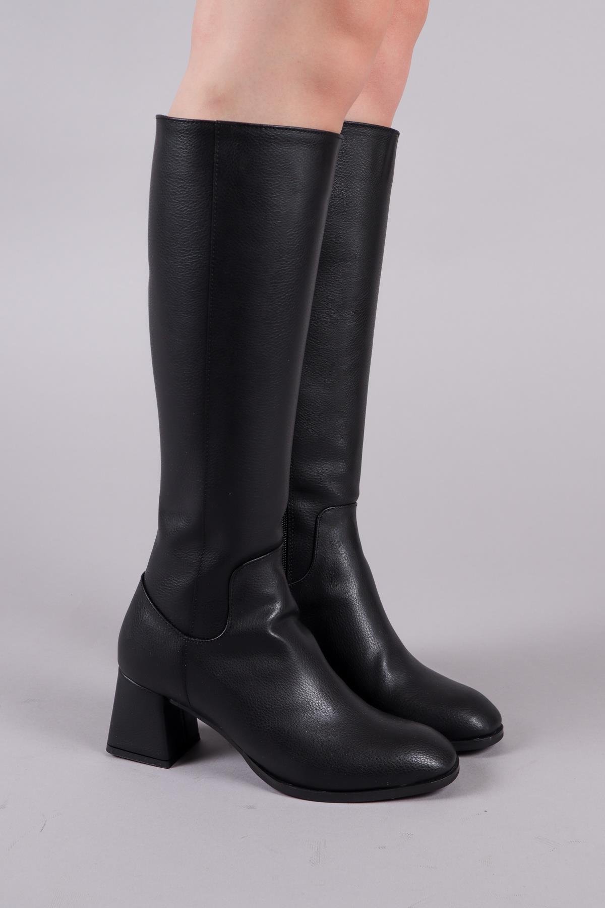 CHİMAY Aksesuarsız Topuklu Çizme SİYAHÇİZME 