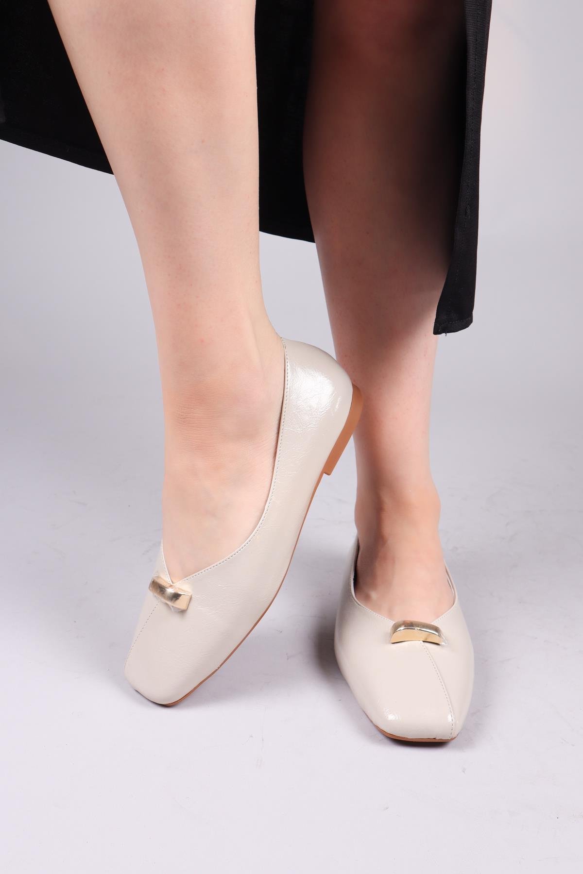 CHIN Gold Tokalı Babet BEJ BABET