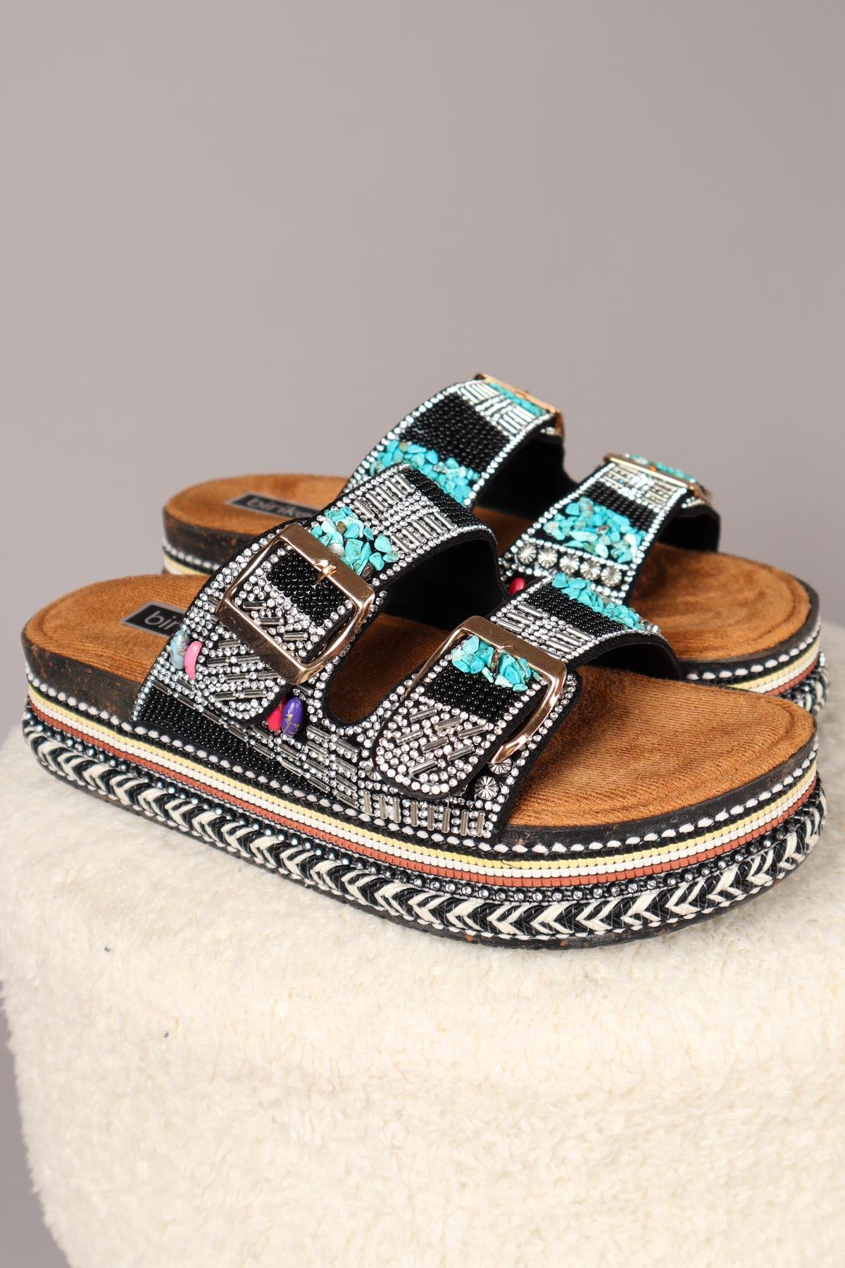 CONCHA Boncuk ve Taş Aksesuarlı Terlik SİYAHTERLİK