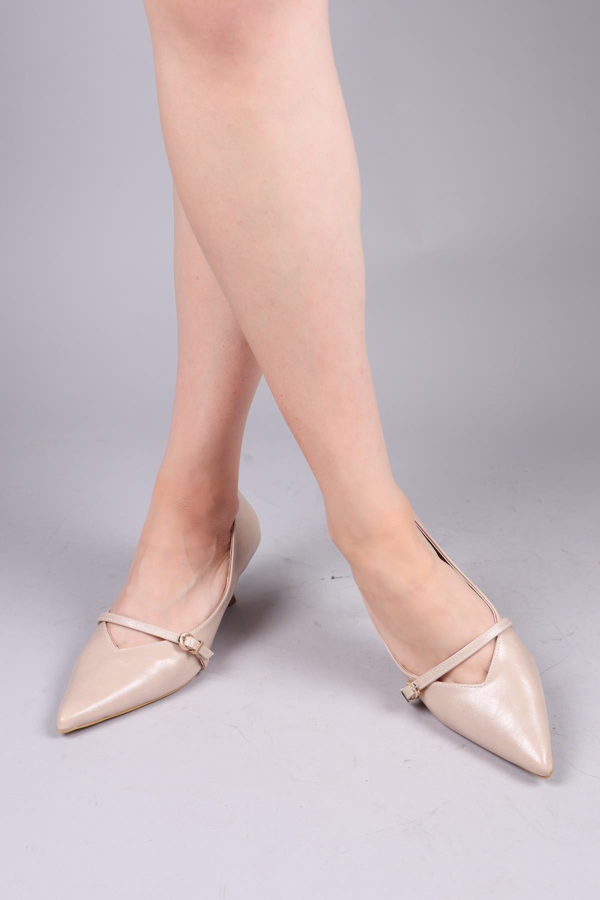 CORTEZ V Dekolteli Biyeli Stiletto TENTOPUKLU AYAKKABI