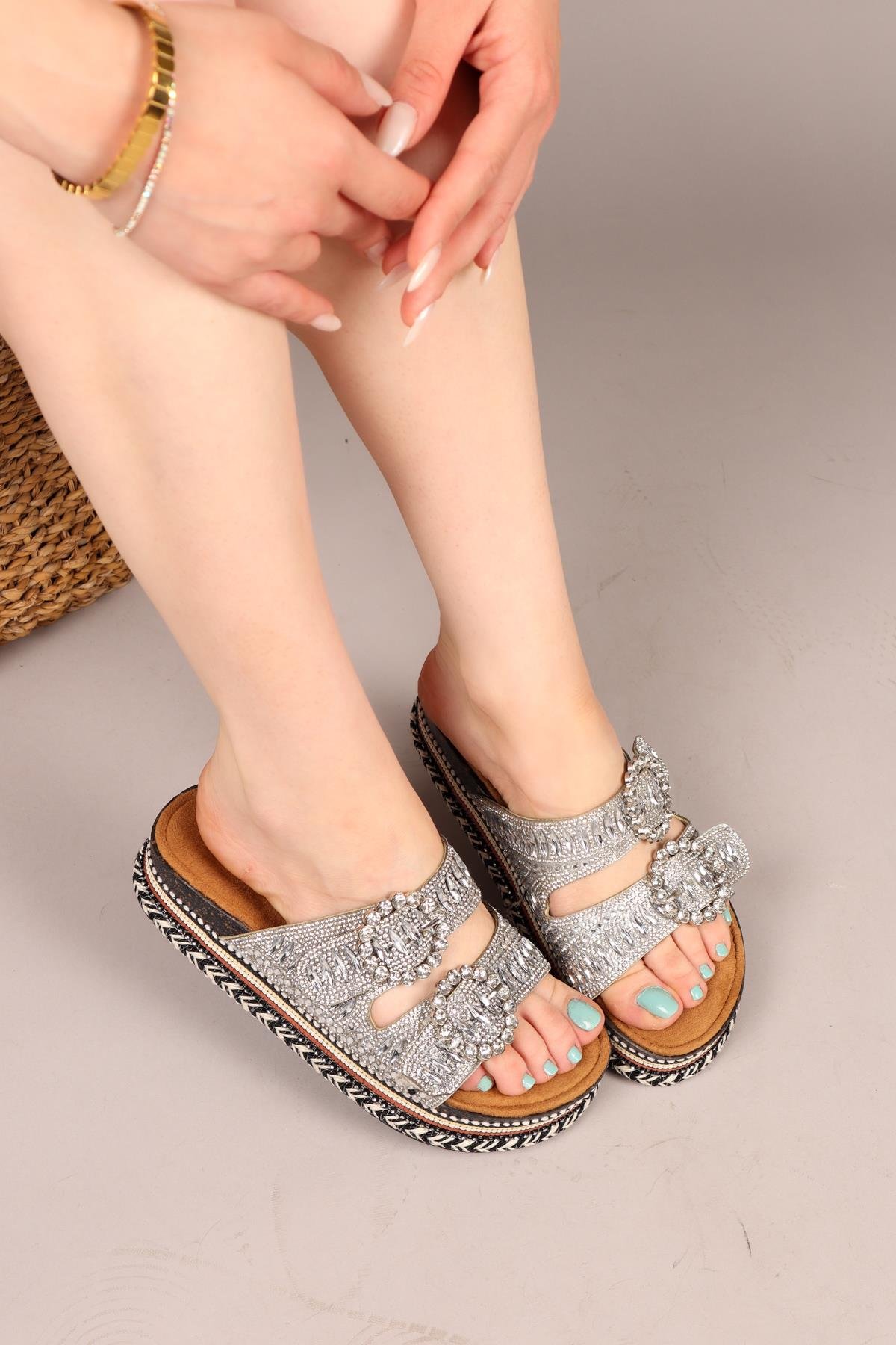 DİAMOND Taşlı Terlik GÜMÜŞTERLİK