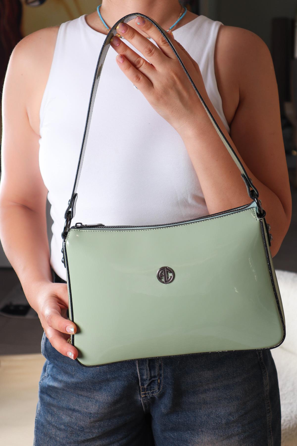 Dikdörtgen Rugan Baget Çanta MİNTÇANTA